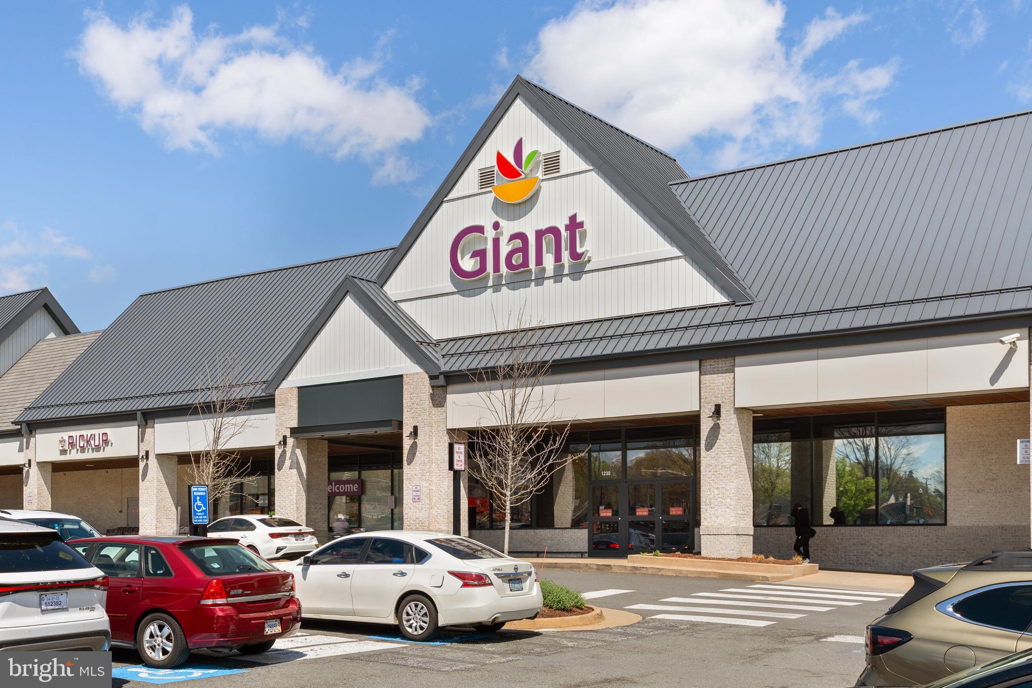 PIMMIT HILLS - Residential