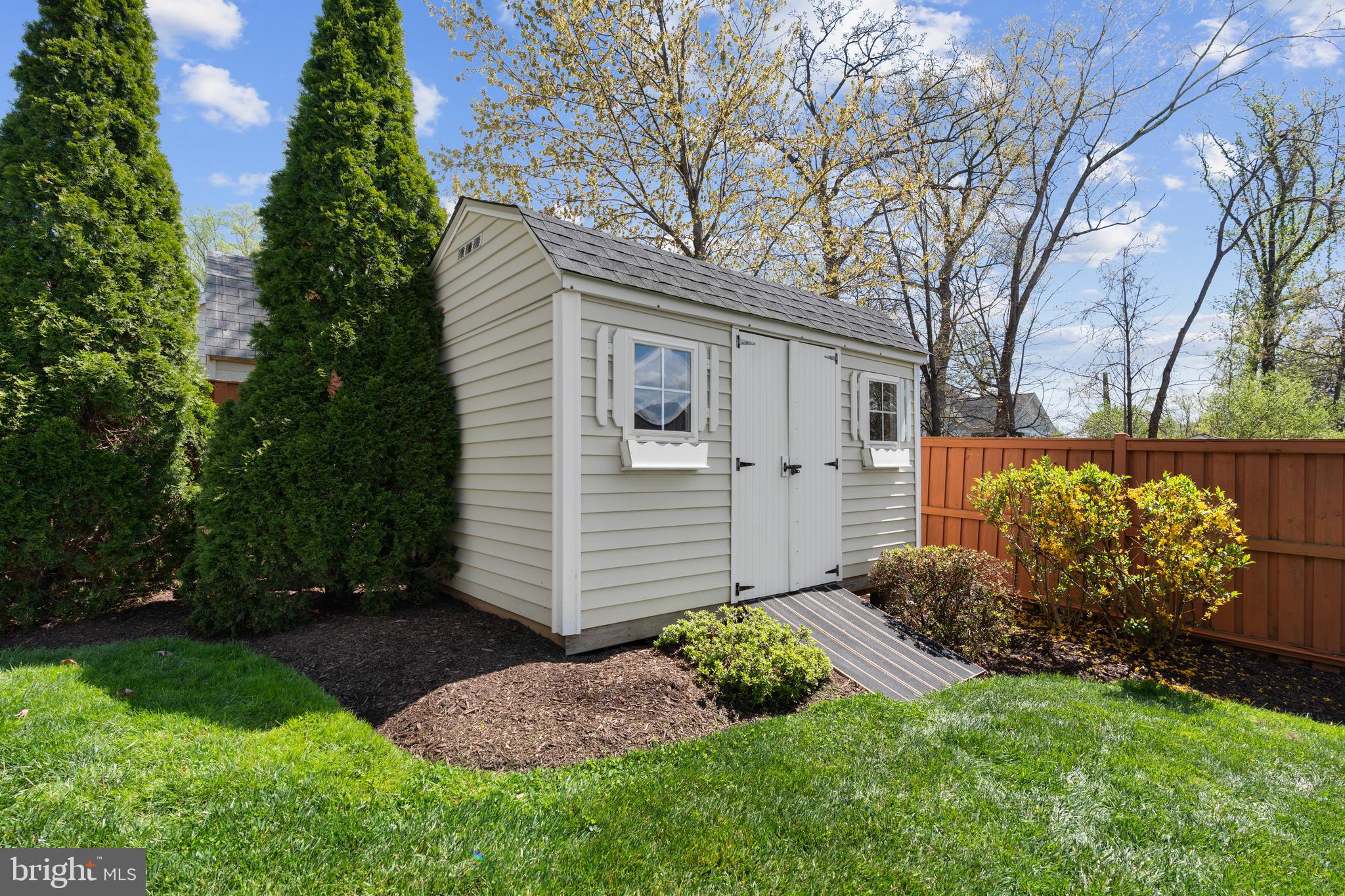 PIMMIT HILLS - Residential