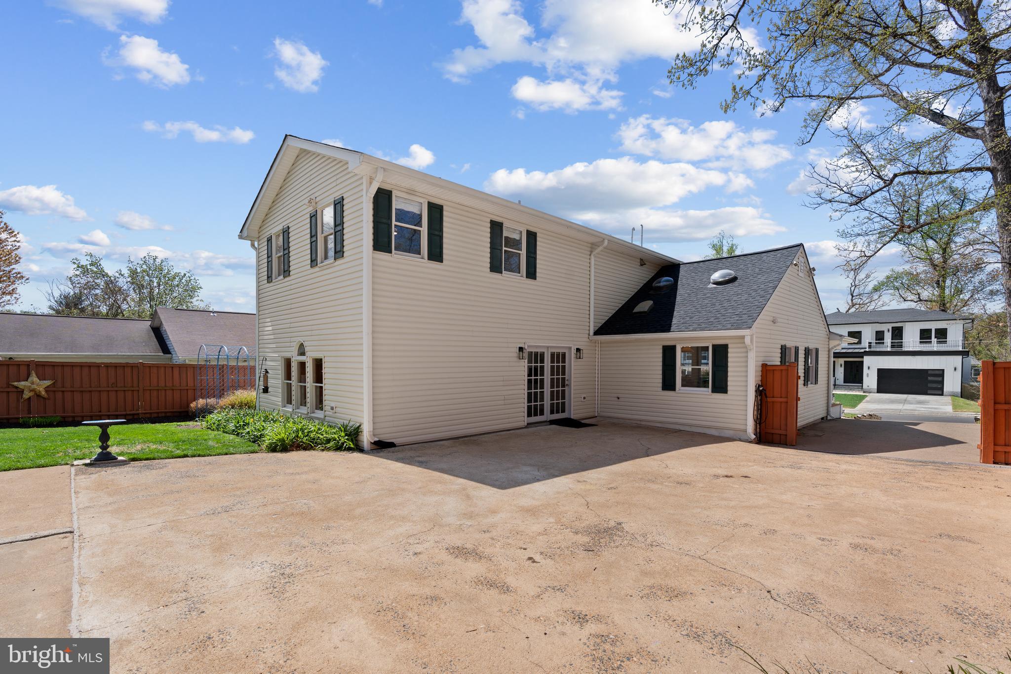 PIMMIT HILLS - Residential