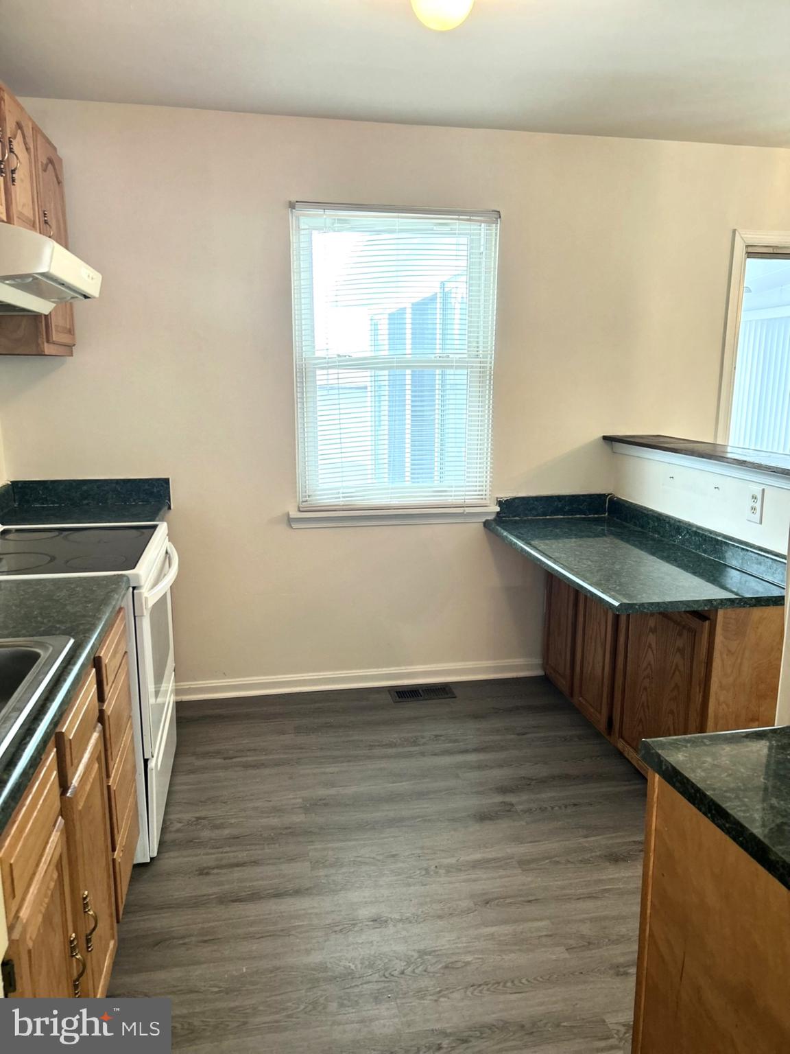 CATONSVILLE MANOR - Residential