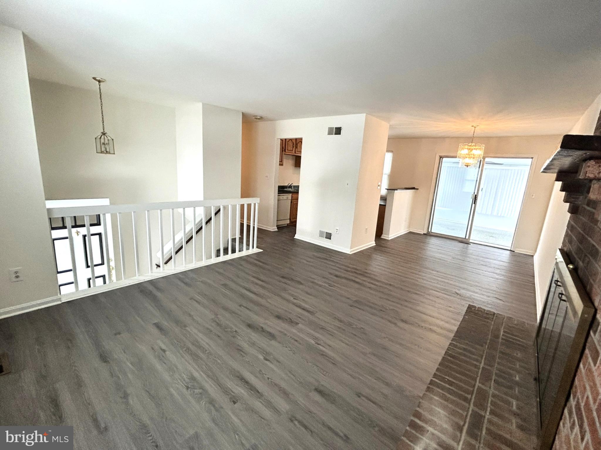 CATONSVILLE MANOR - Residential