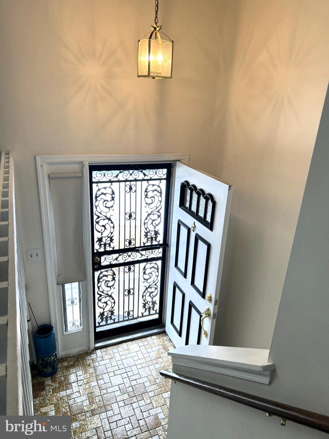 CATONSVILLE MANOR - Residential