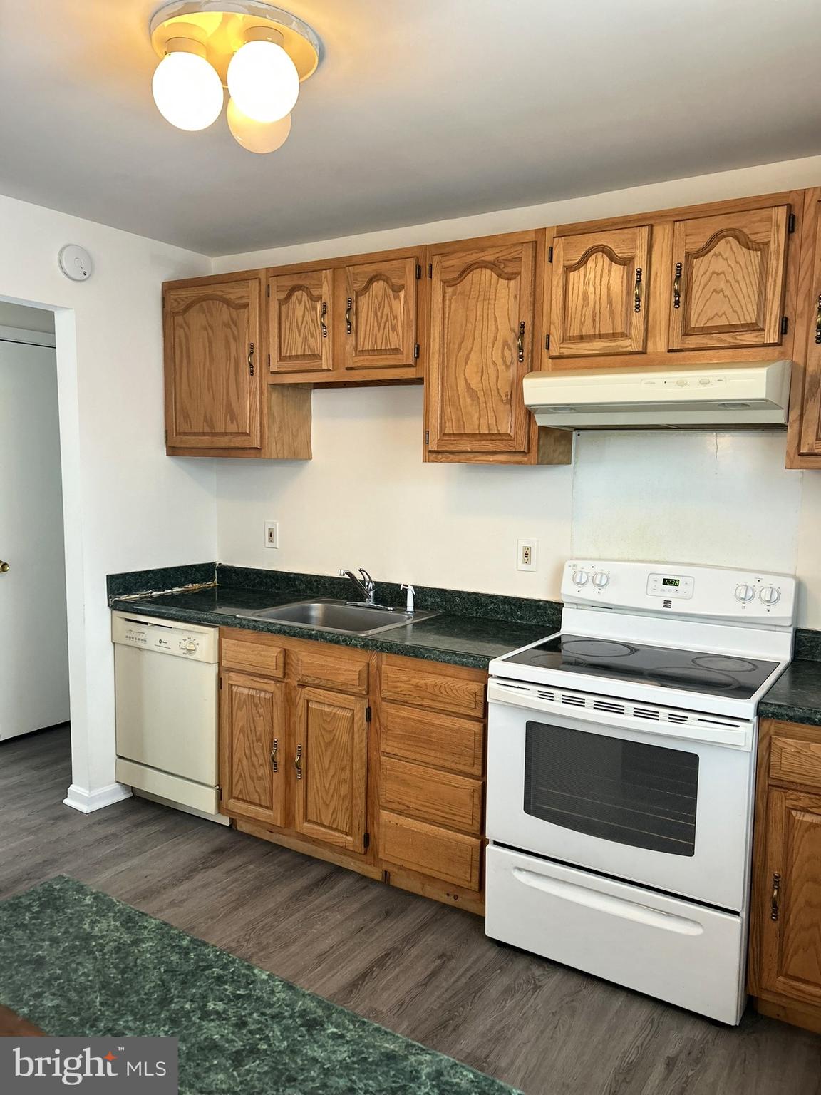 CATONSVILLE MANOR - Residential