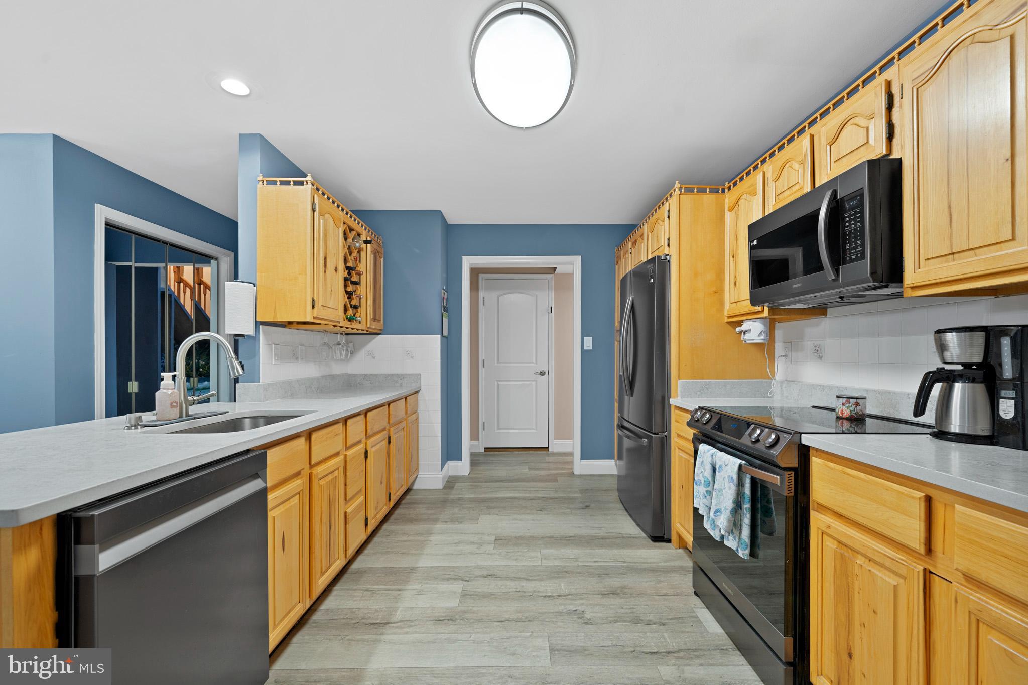 ROUSBY HALL WOODS - Residential