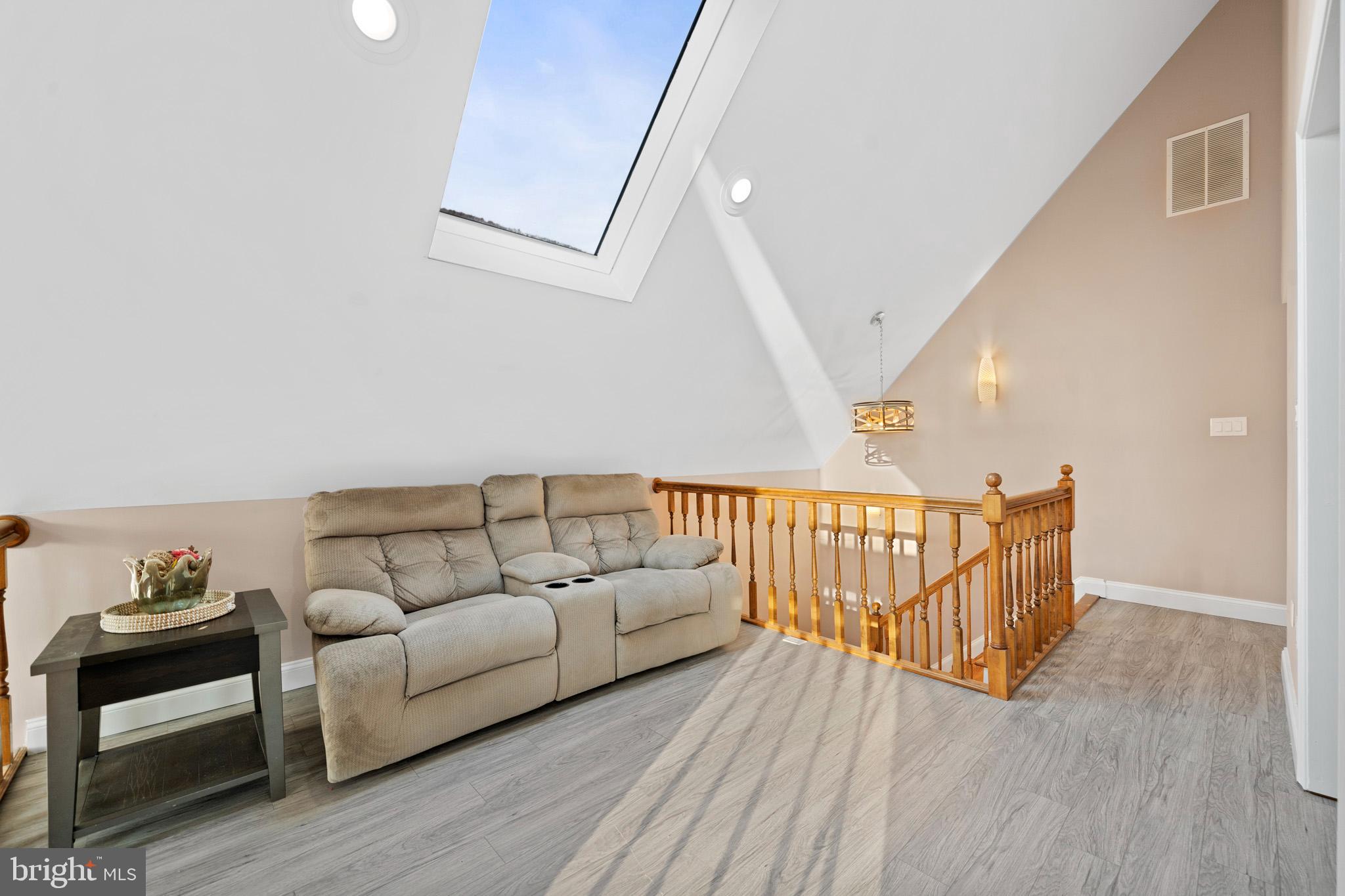 ROUSBY HALL WOODS - Residential