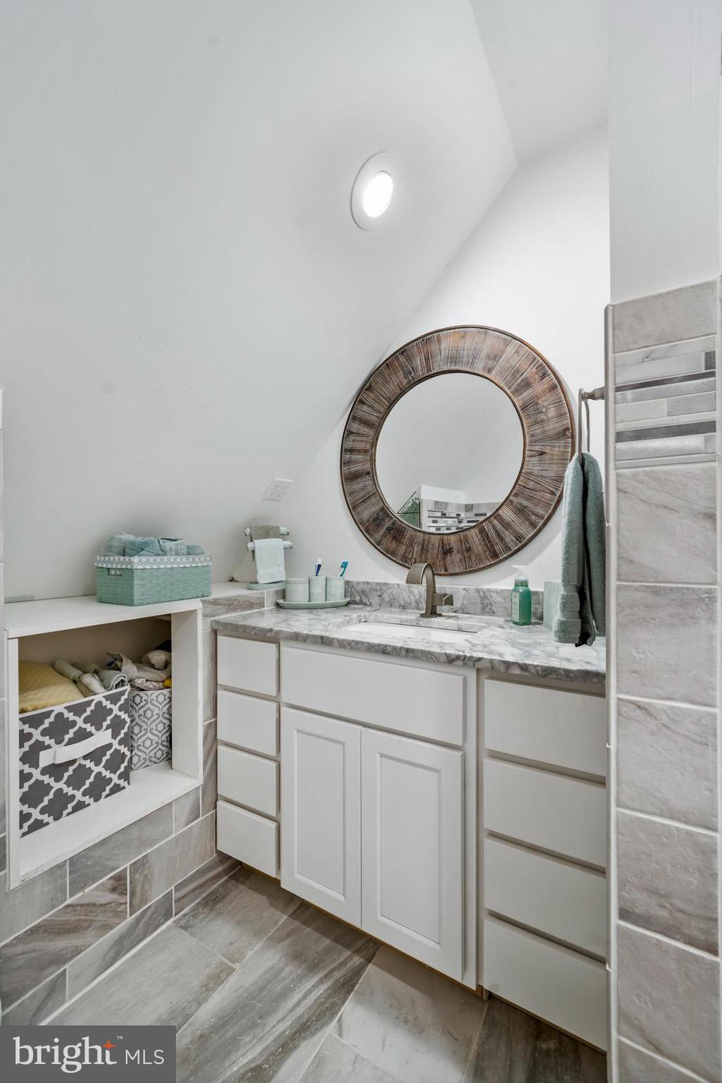 ROUSBY HALL WOODS - Residential