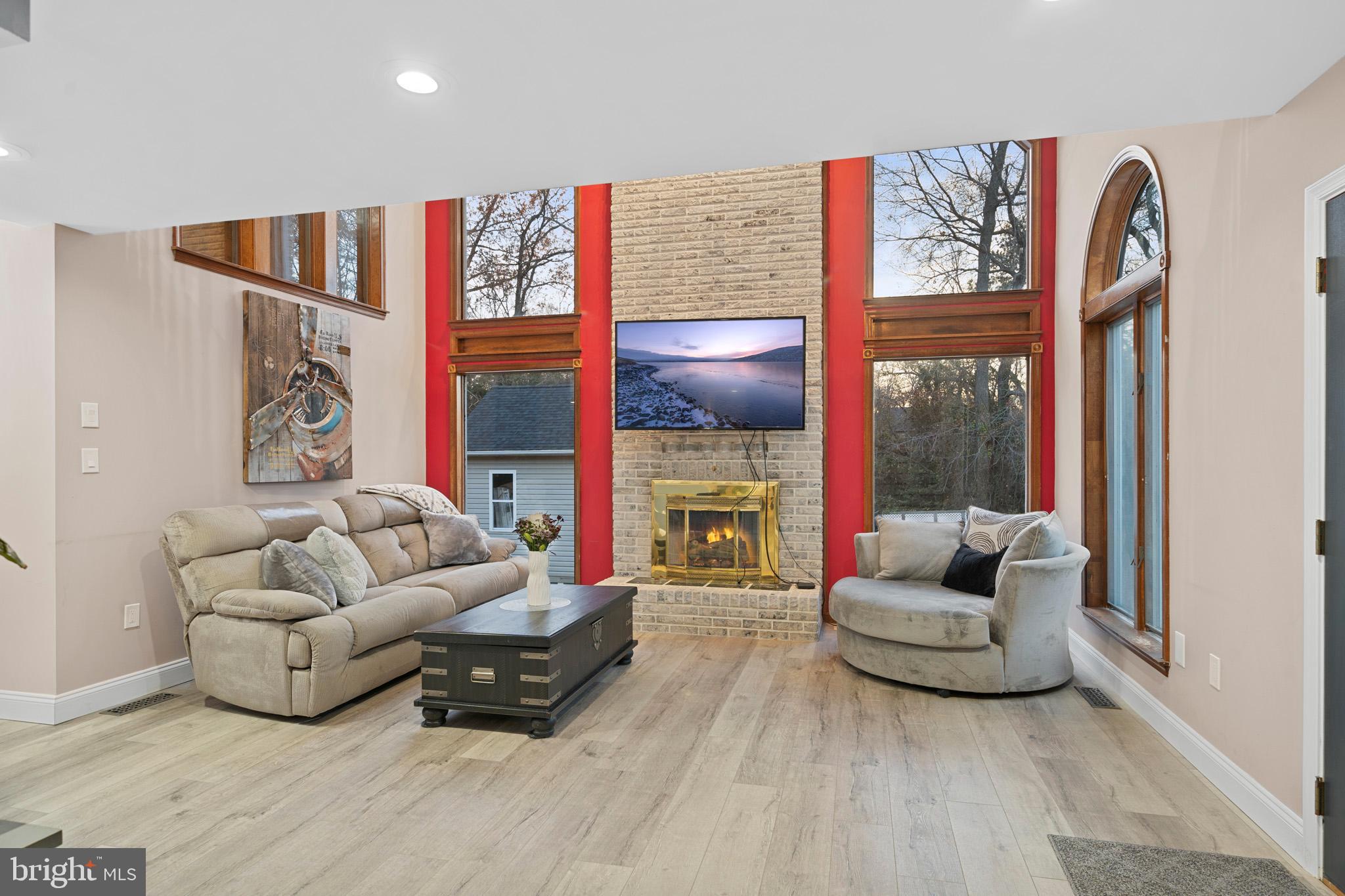 ROUSBY HALL WOODS - Residential