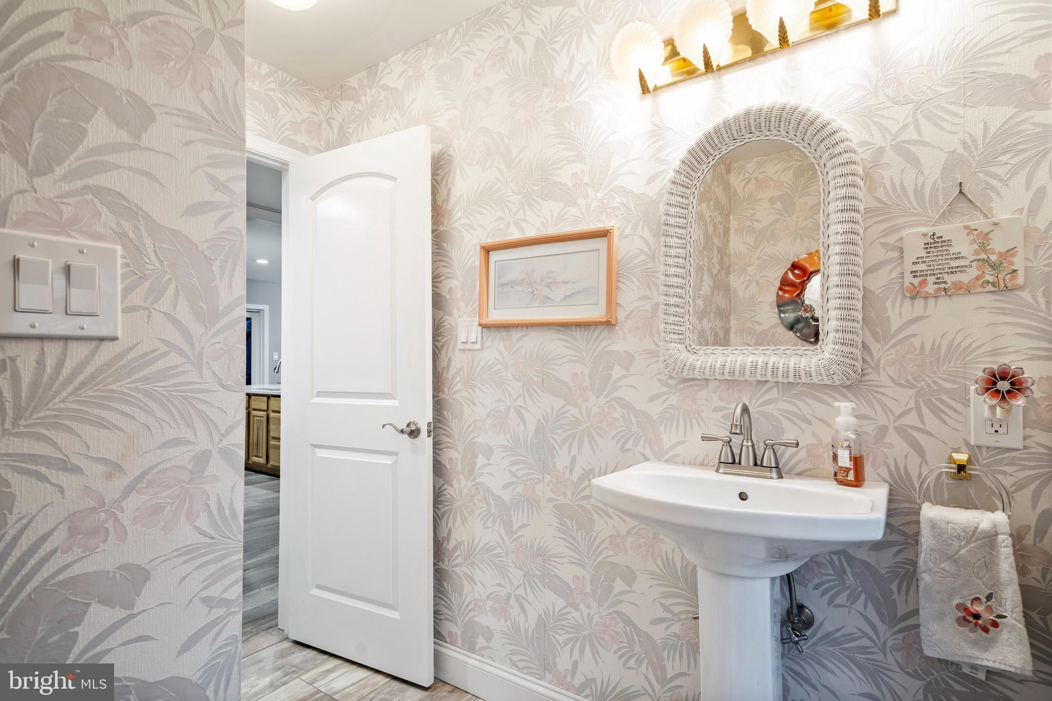 ROUSBY HALL WOODS - Residential