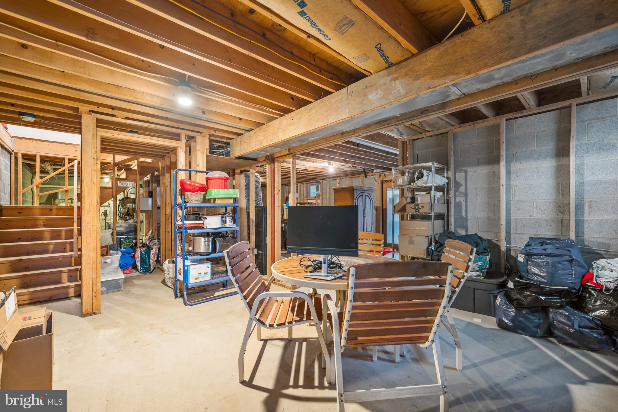 ROUSBY HALL WOODS - Residential