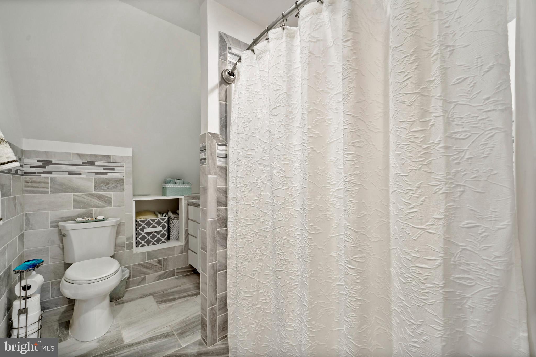 ROUSBY HALL WOODS - Residential