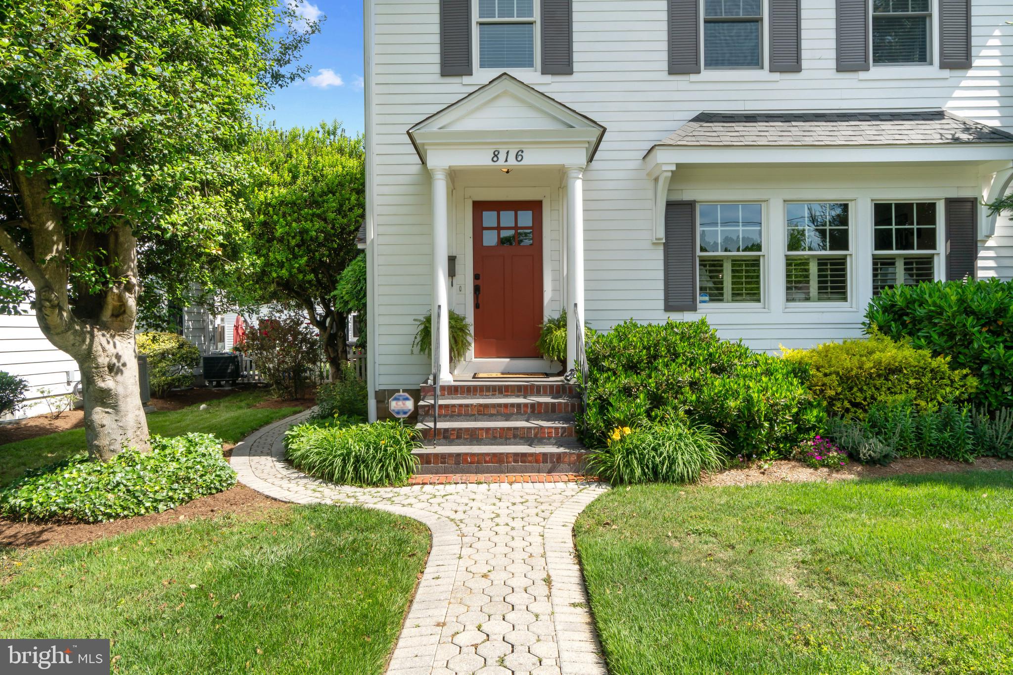 816 PARKWOOD AVENUE