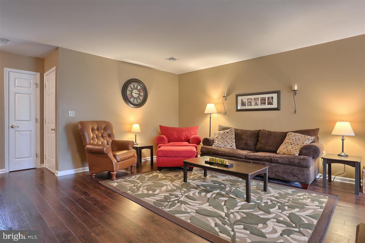 CAPITAL RIDGE - Residential