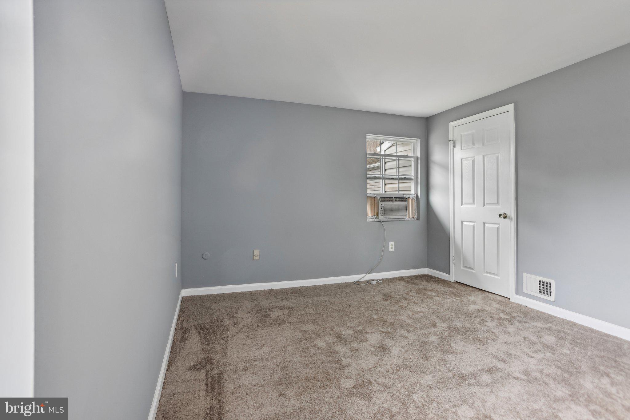 CLIFFTON ON THE POTOMAC - Residential