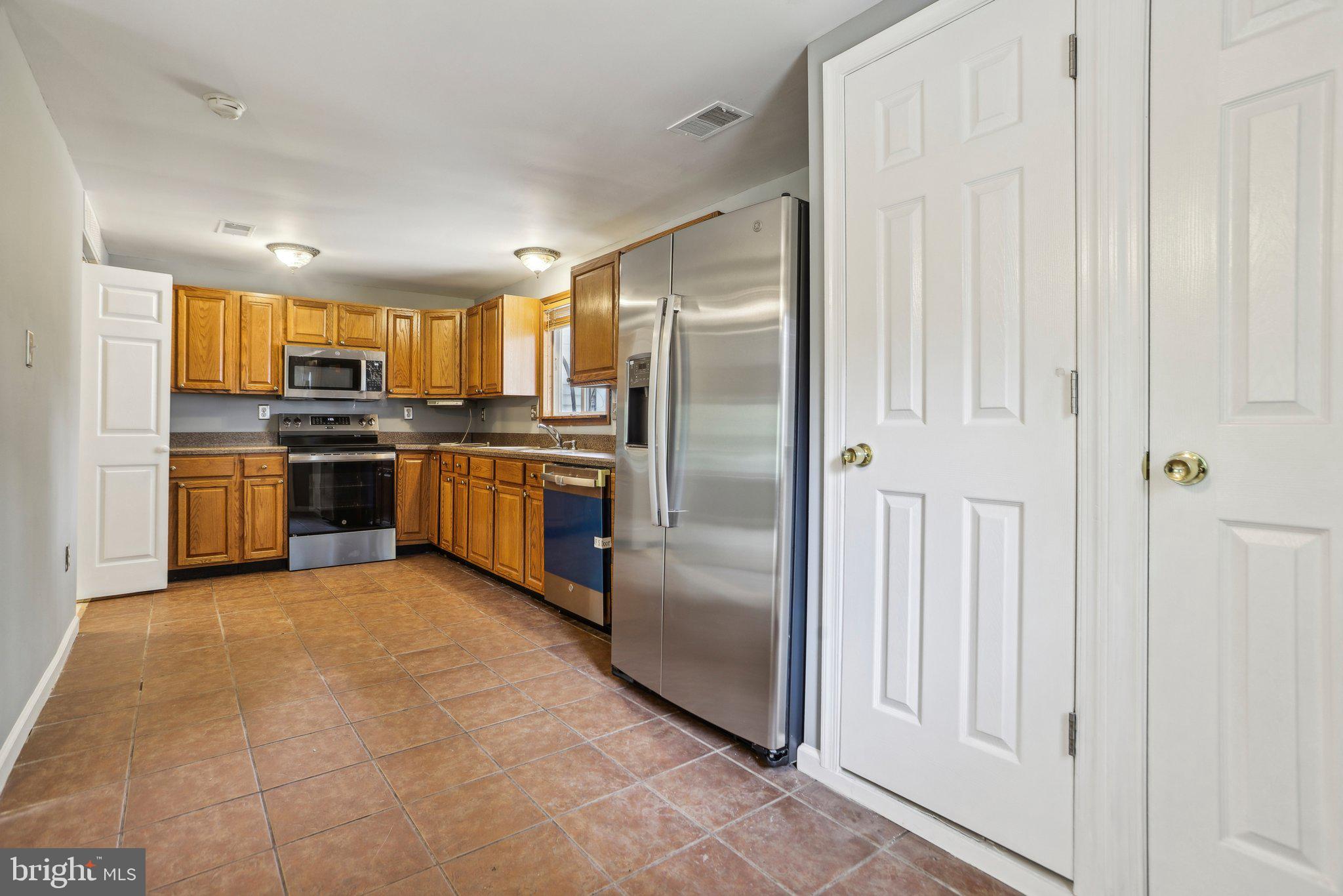 CLIFFTON ON THE POTOMAC - Residential