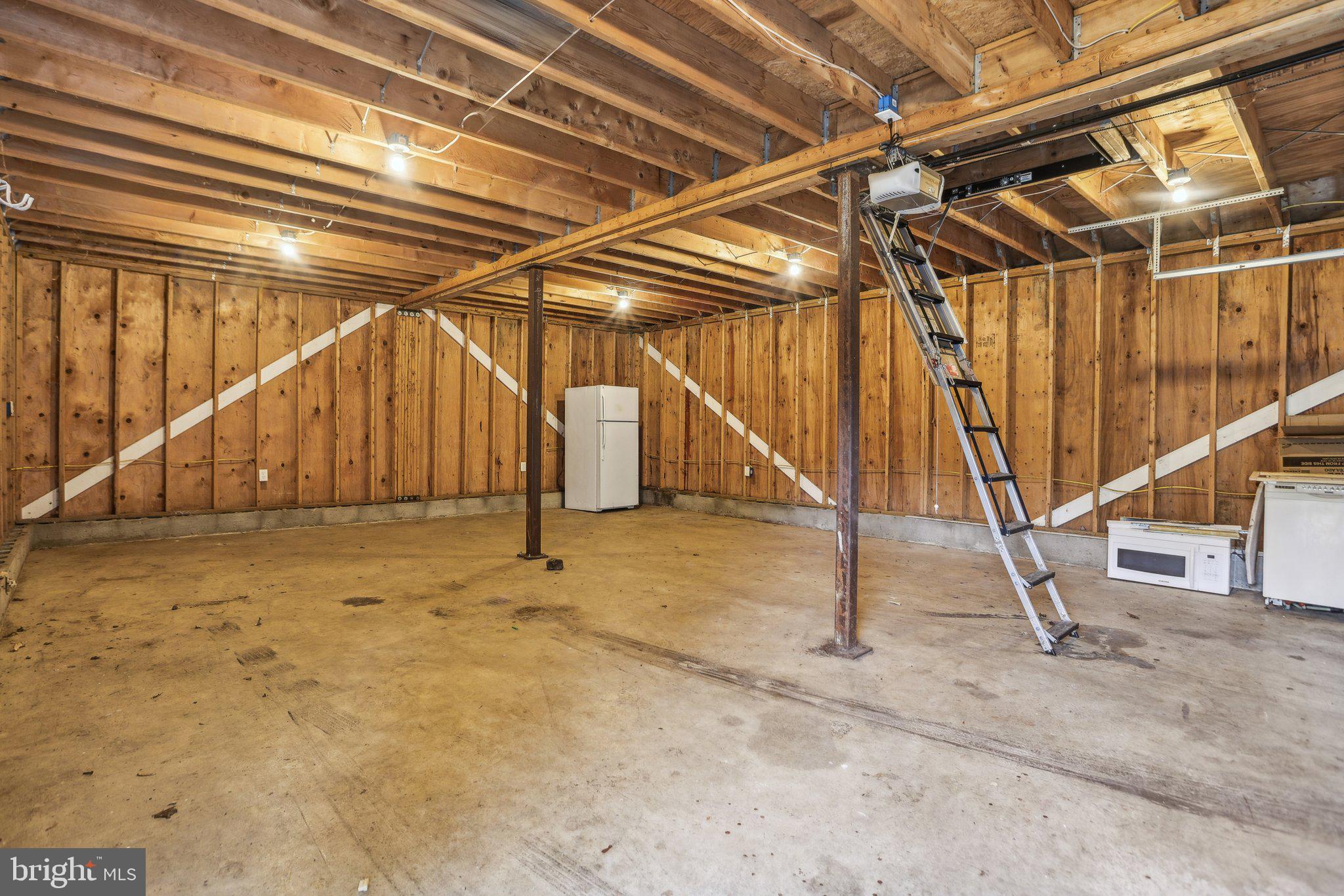 CLIFFTON ON THE POTOMAC - Residential