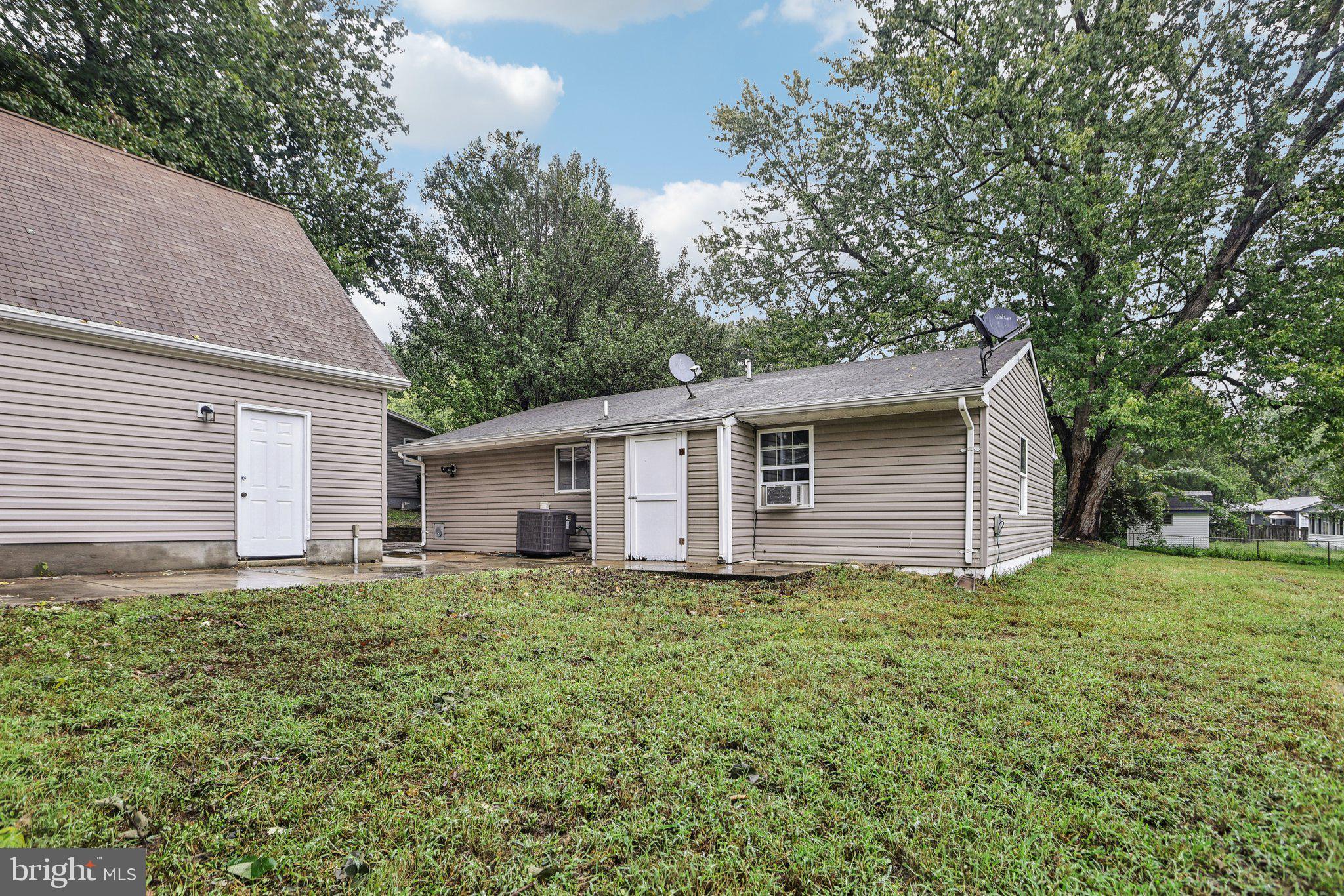 CLIFFTON ON THE POTOMAC - Residential