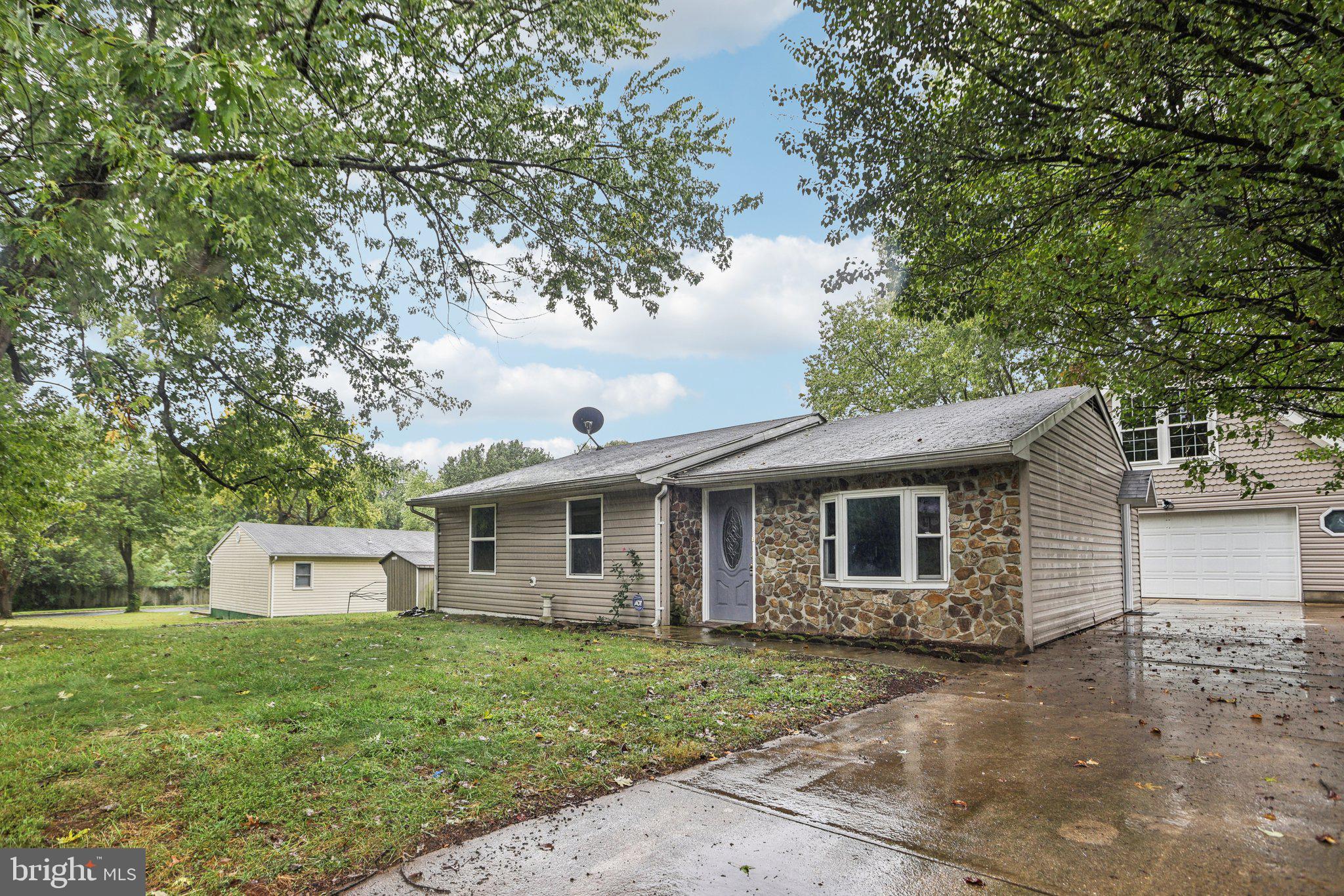 CLIFFTON ON THE POTOMAC - Residential