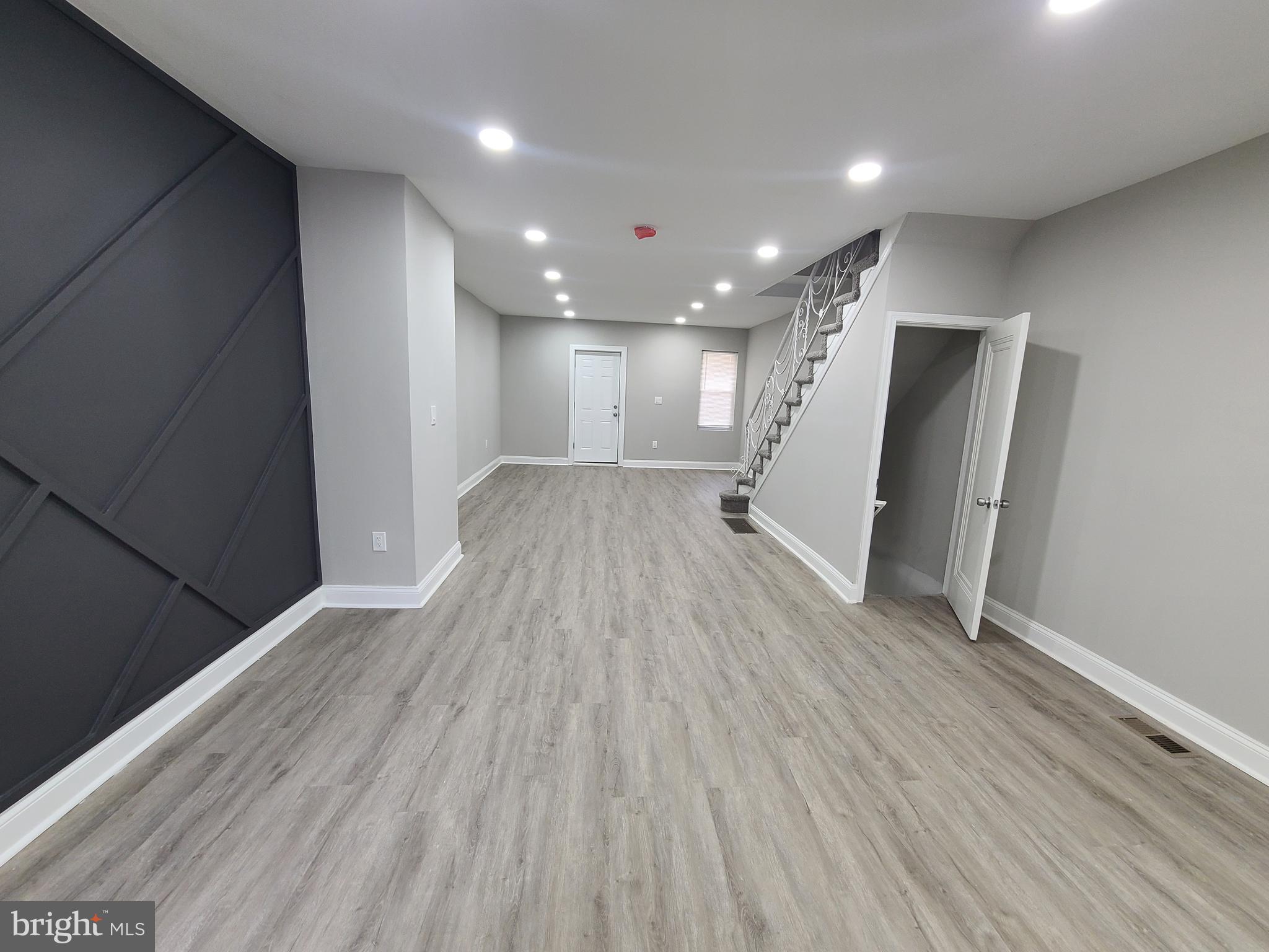 WEST OAK LANE - Residential