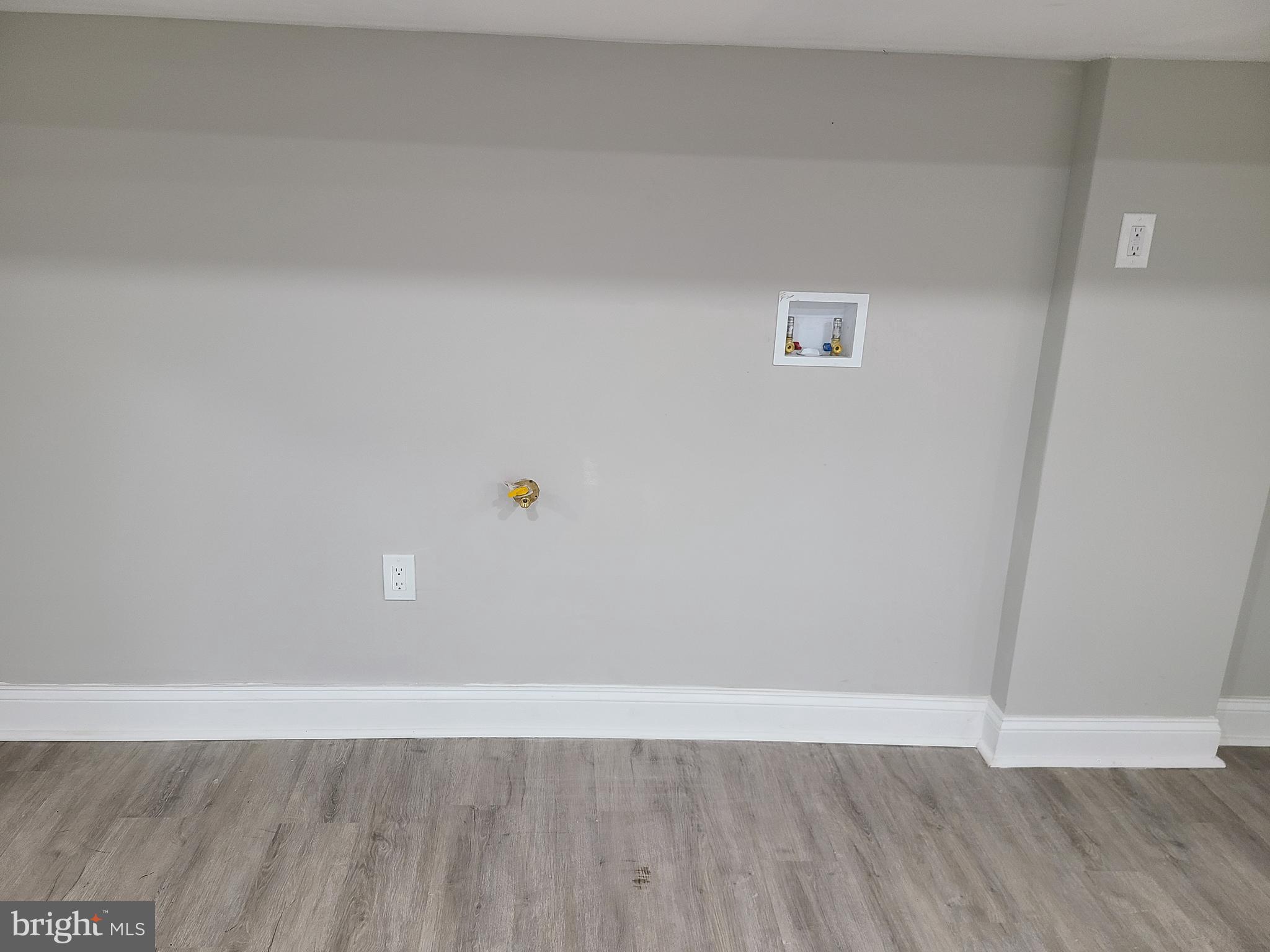 WEST OAK LANE - Residential