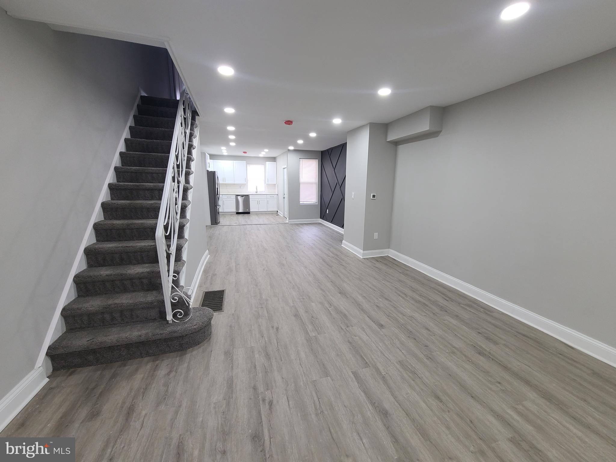 WEST OAK LANE - Residential