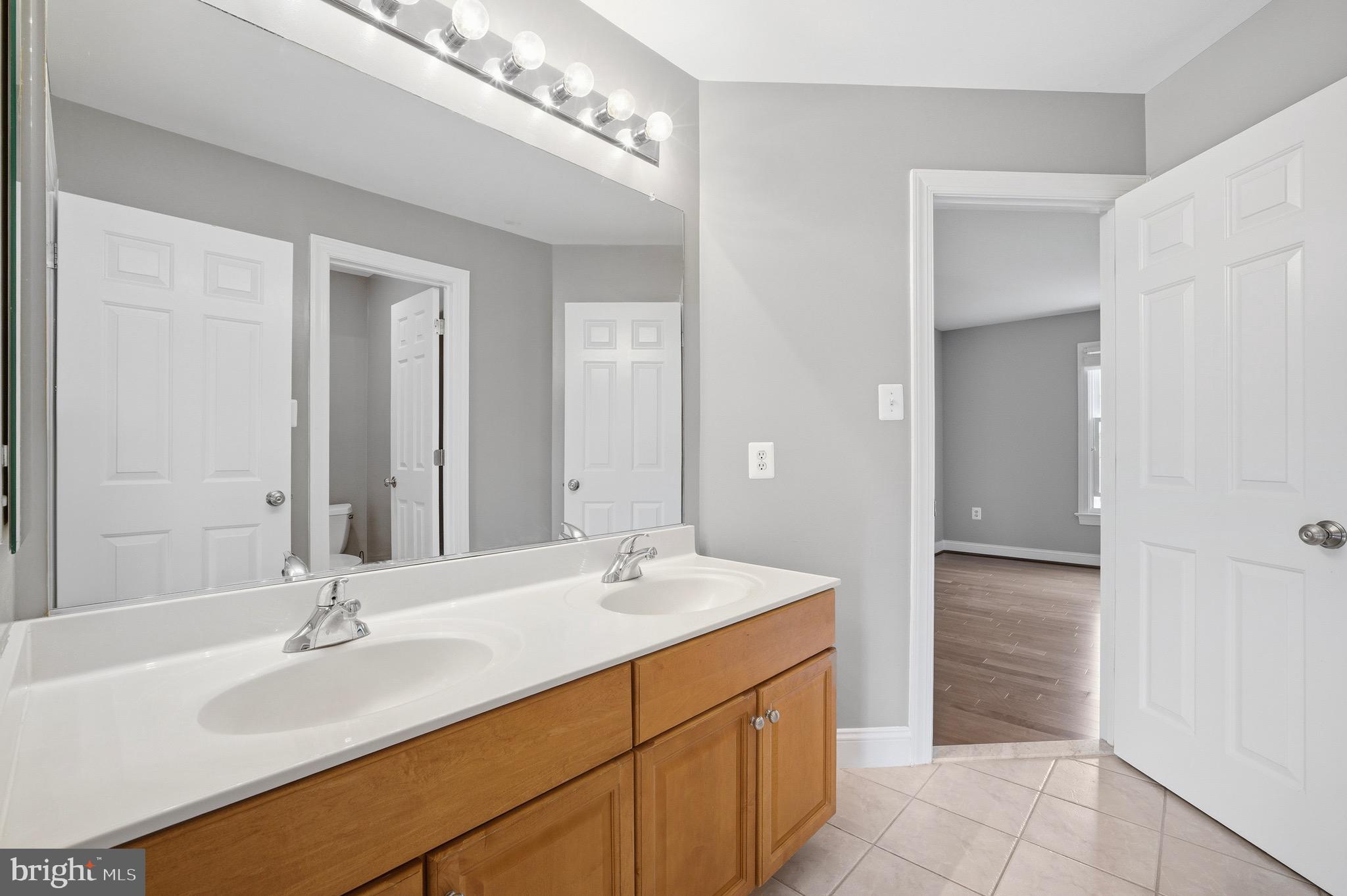 MANORS OF FOX MILL - Residential
