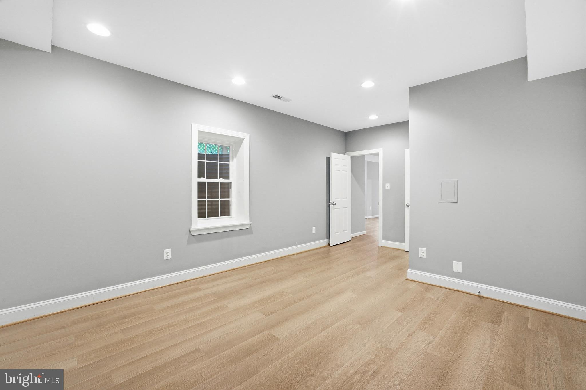 MANORS OF FOX MILL - Residential