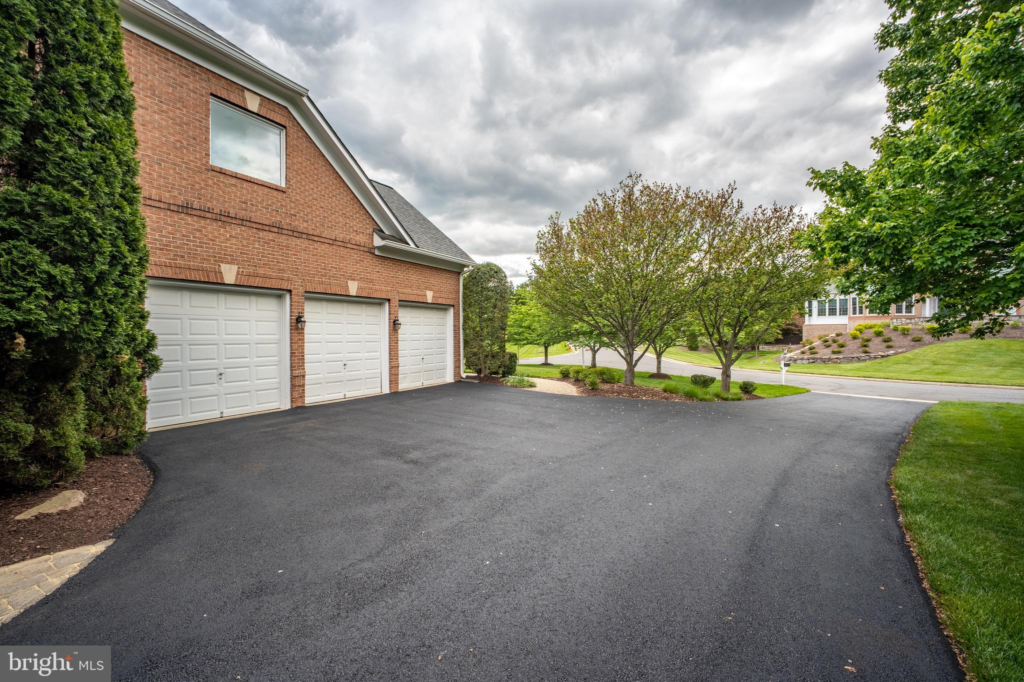 MANORS OF FOX MILL - Residential