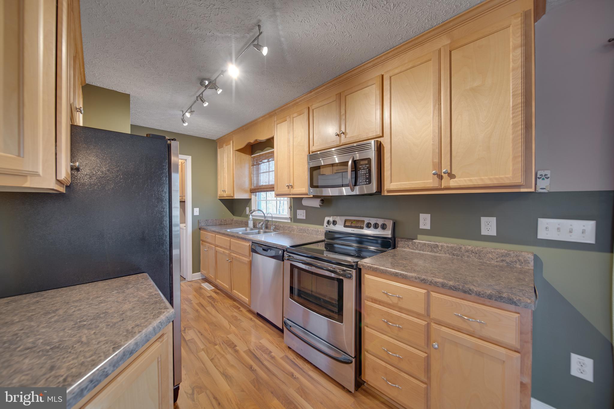 PARKSIDE ESTATES - Residential