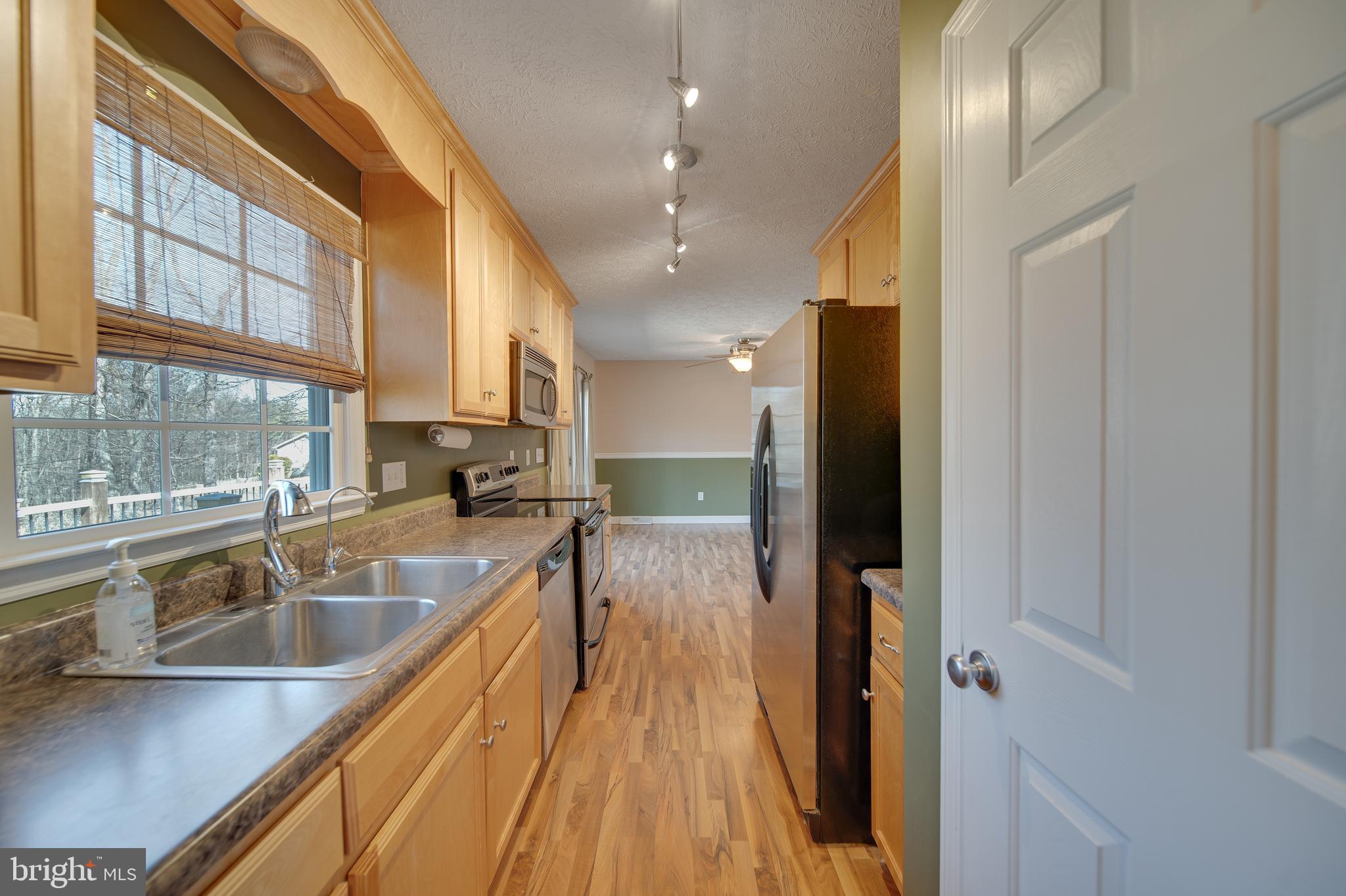 PARKSIDE ESTATES - Residential