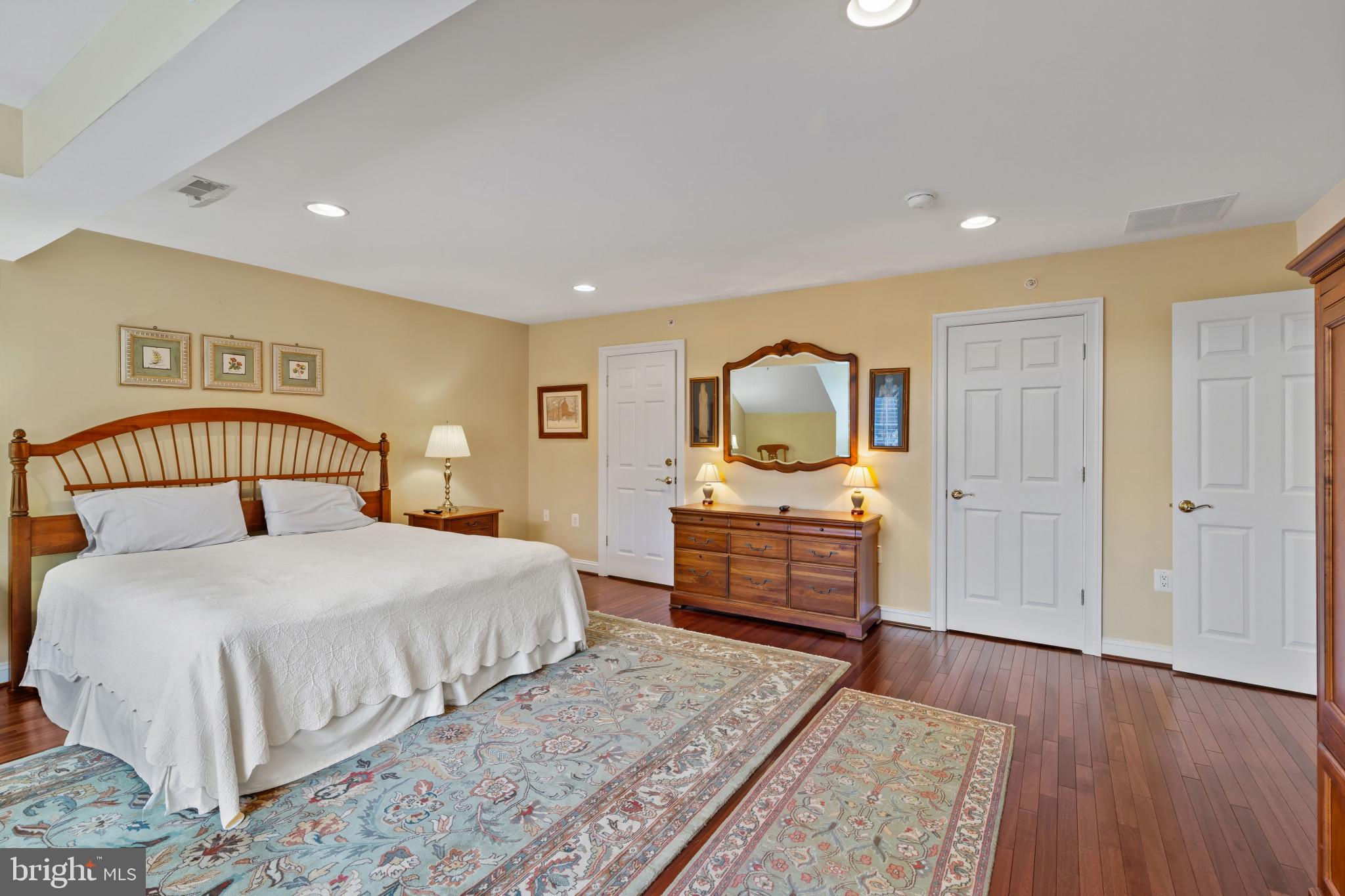 DUNLOY TOWNHOME - Residential