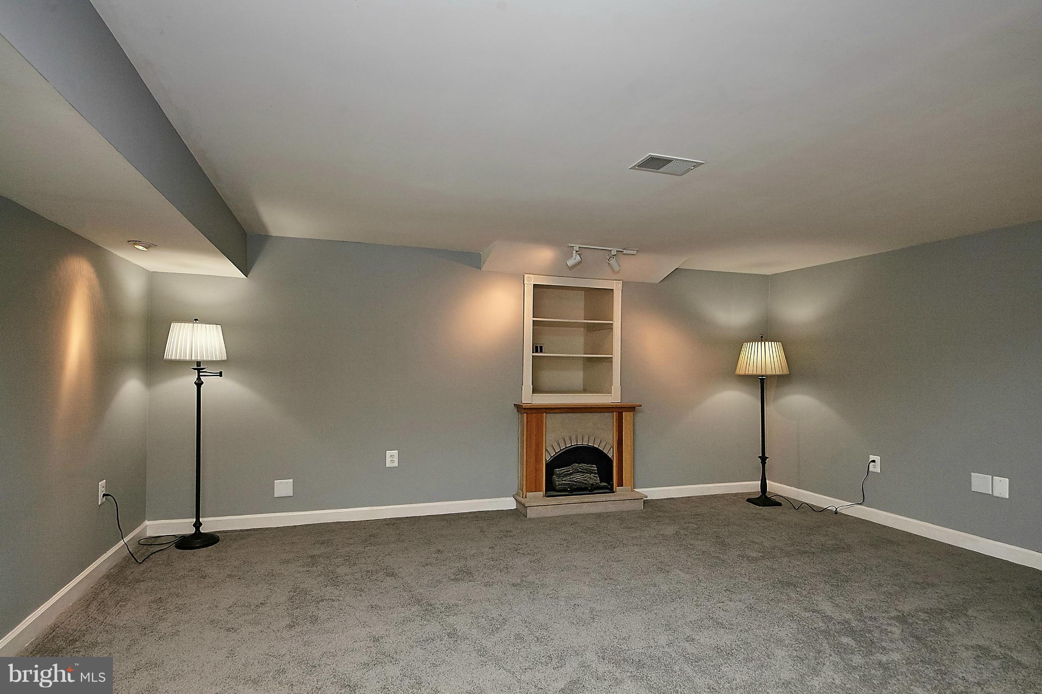 HAMPTON FOREST - Residential