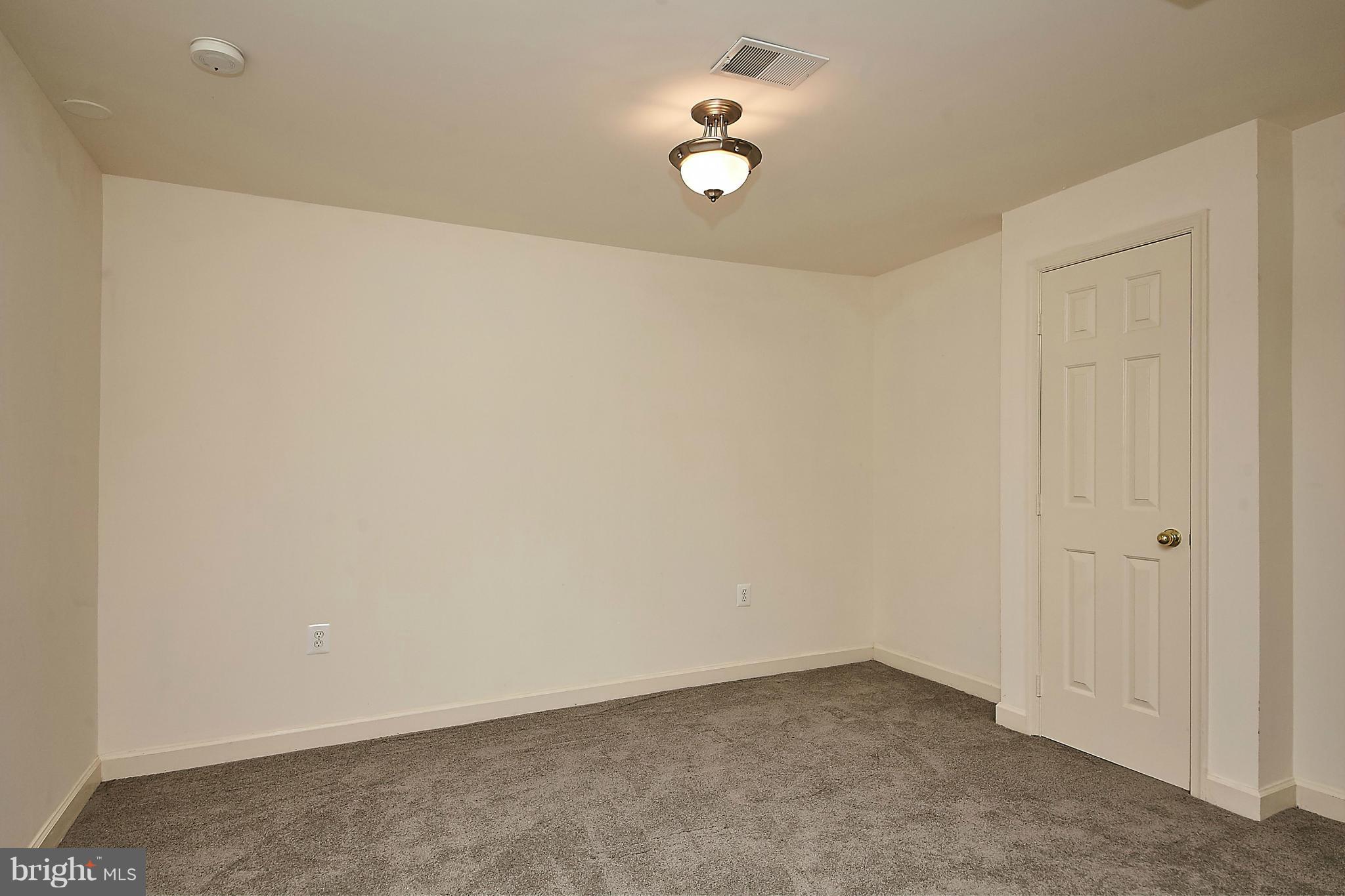 HAMPTON FOREST - Residential