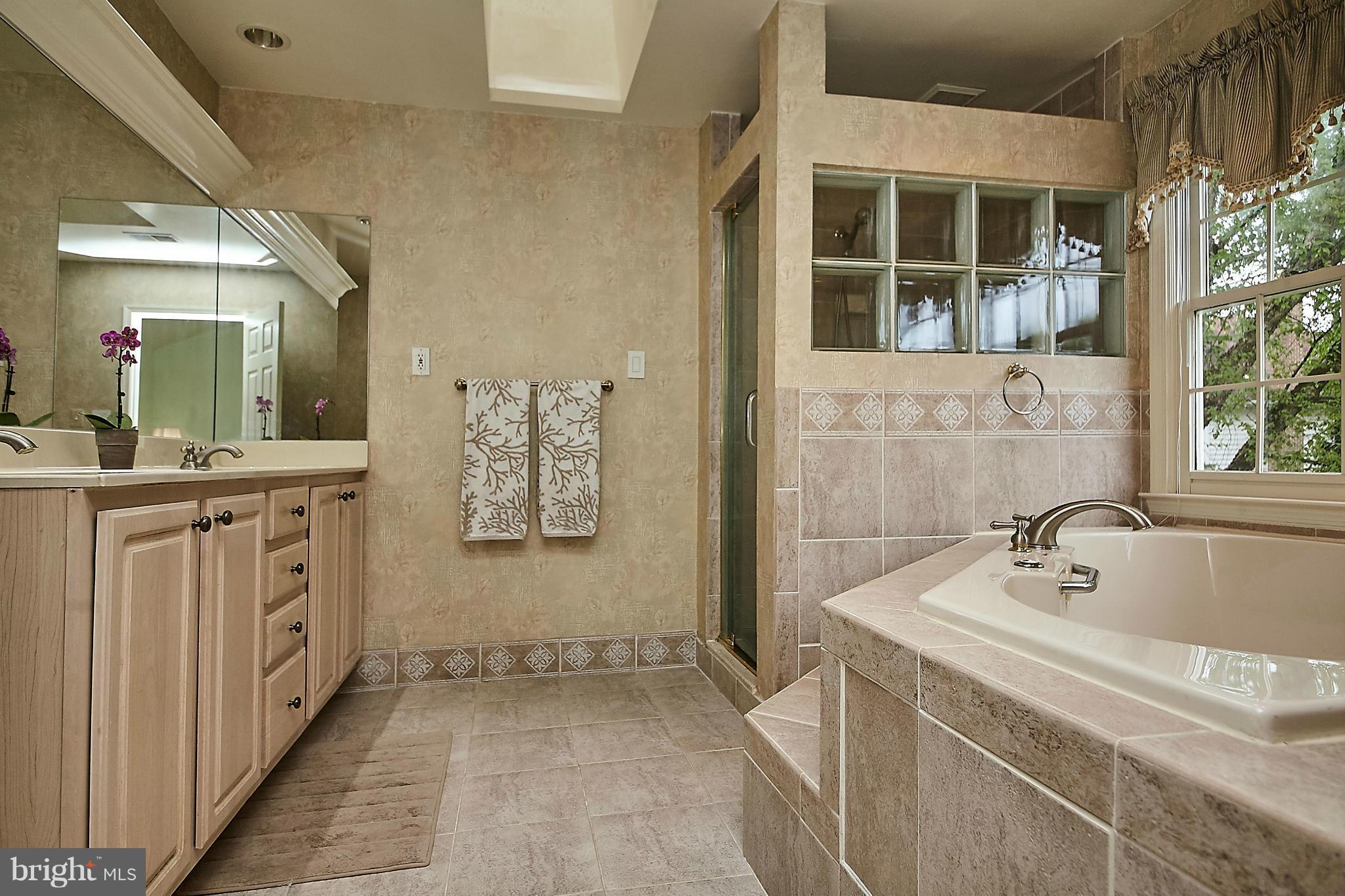 HAMPTON FOREST - Residential