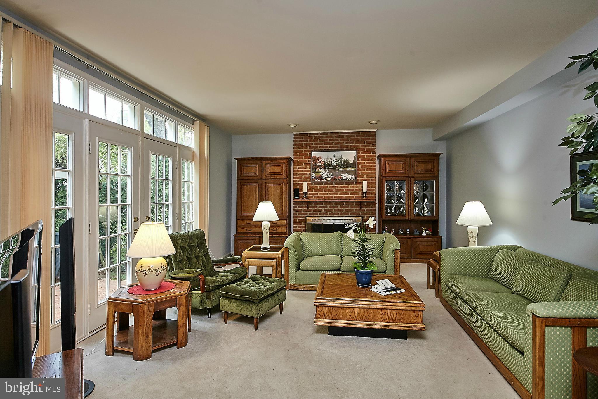 HAMPTON FOREST - Residential