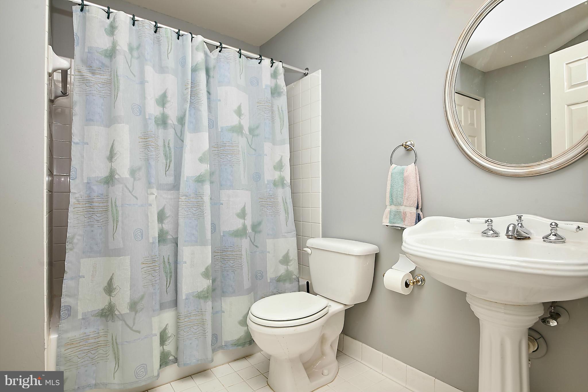 HAMPTON FOREST - Residential