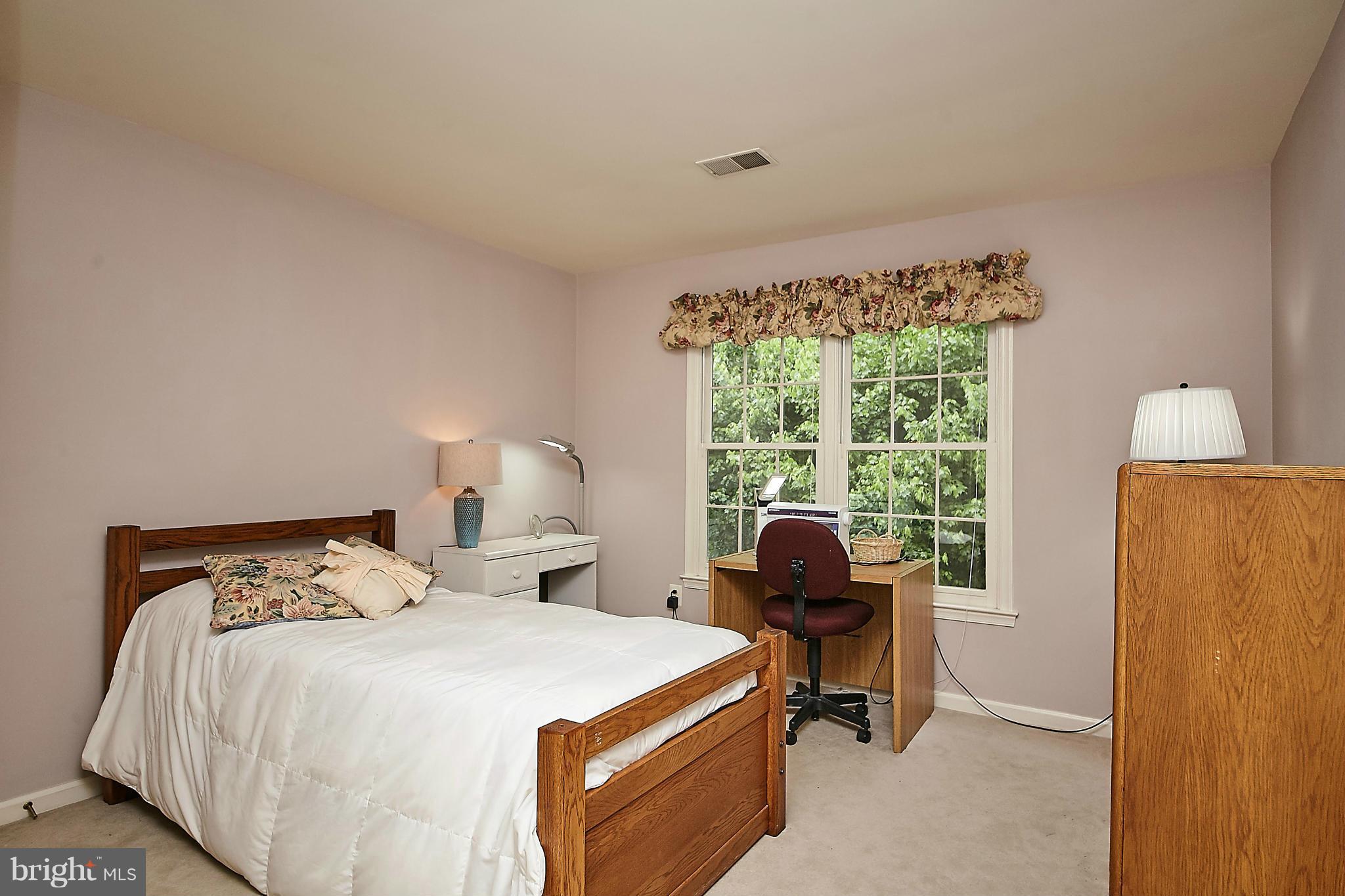 HAMPTON FOREST - Residential