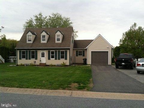 Detached home with 3 BR, 2.5 BA, and 1 car garage. Home features new kitchen with granite countertops, all new appliances including washer & dryer, updated bathrooms, 3 walk-in closets, new deck, new furnace & A/C.