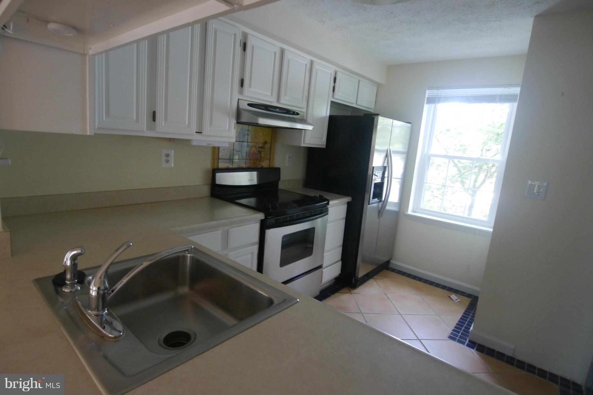 GUNNERS LAKE VILLAGE - Residential Lease