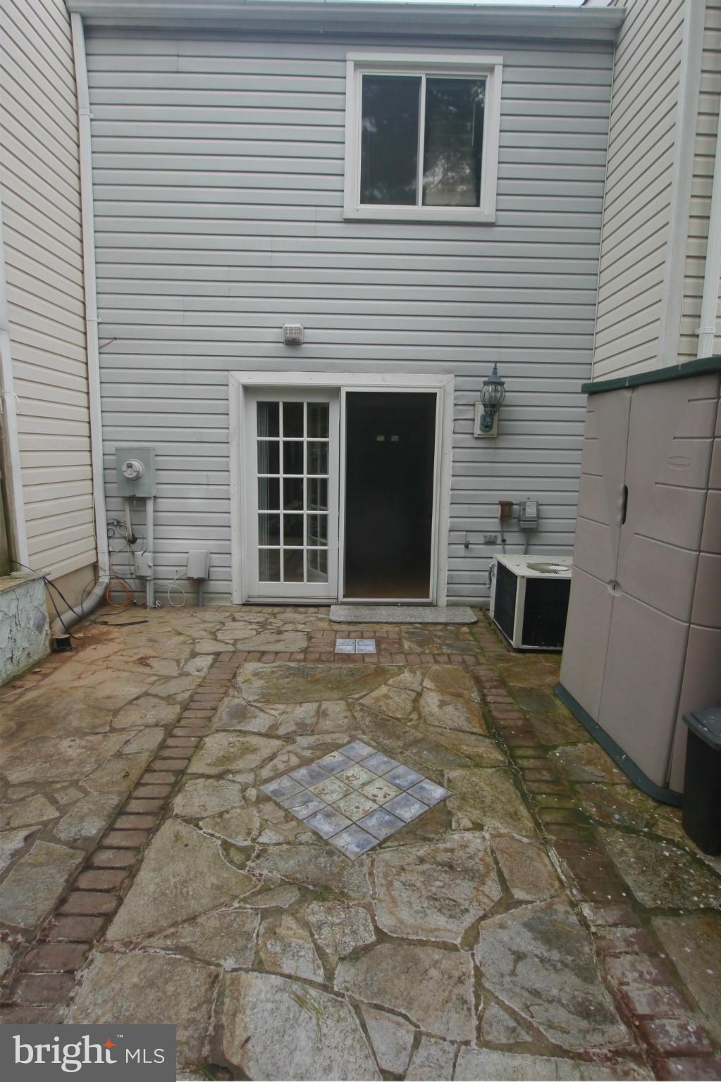 GUNNERS LAKE VILLAGE - Residential Lease