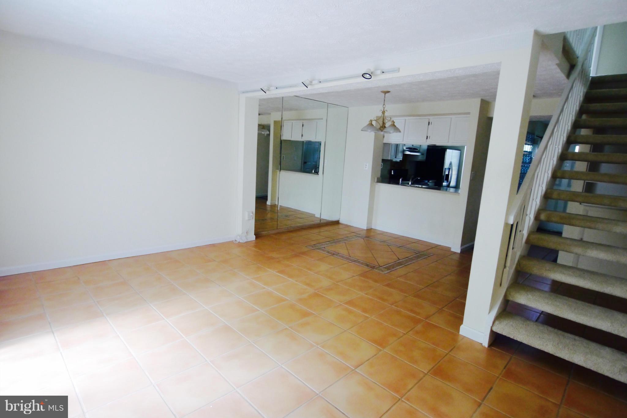 GUNNERS LAKE VILLAGE - Residential Lease