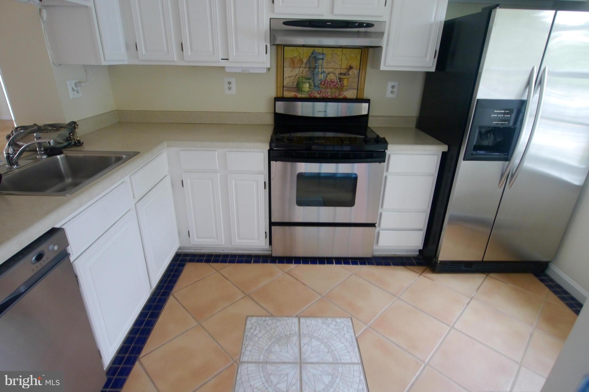 GUNNERS LAKE VILLAGE - Residential Lease