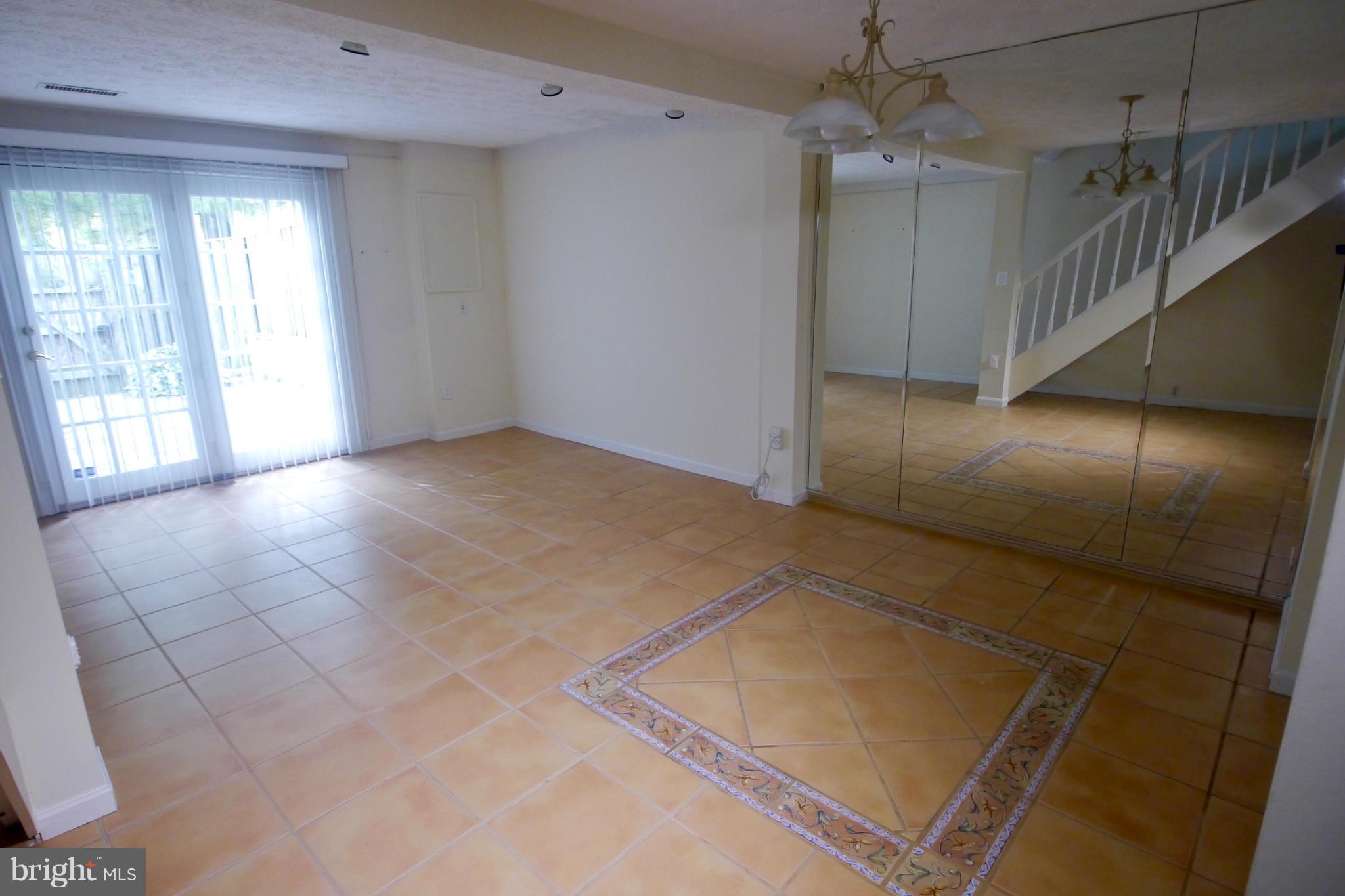 GUNNERS LAKE VILLAGE - Residential Lease