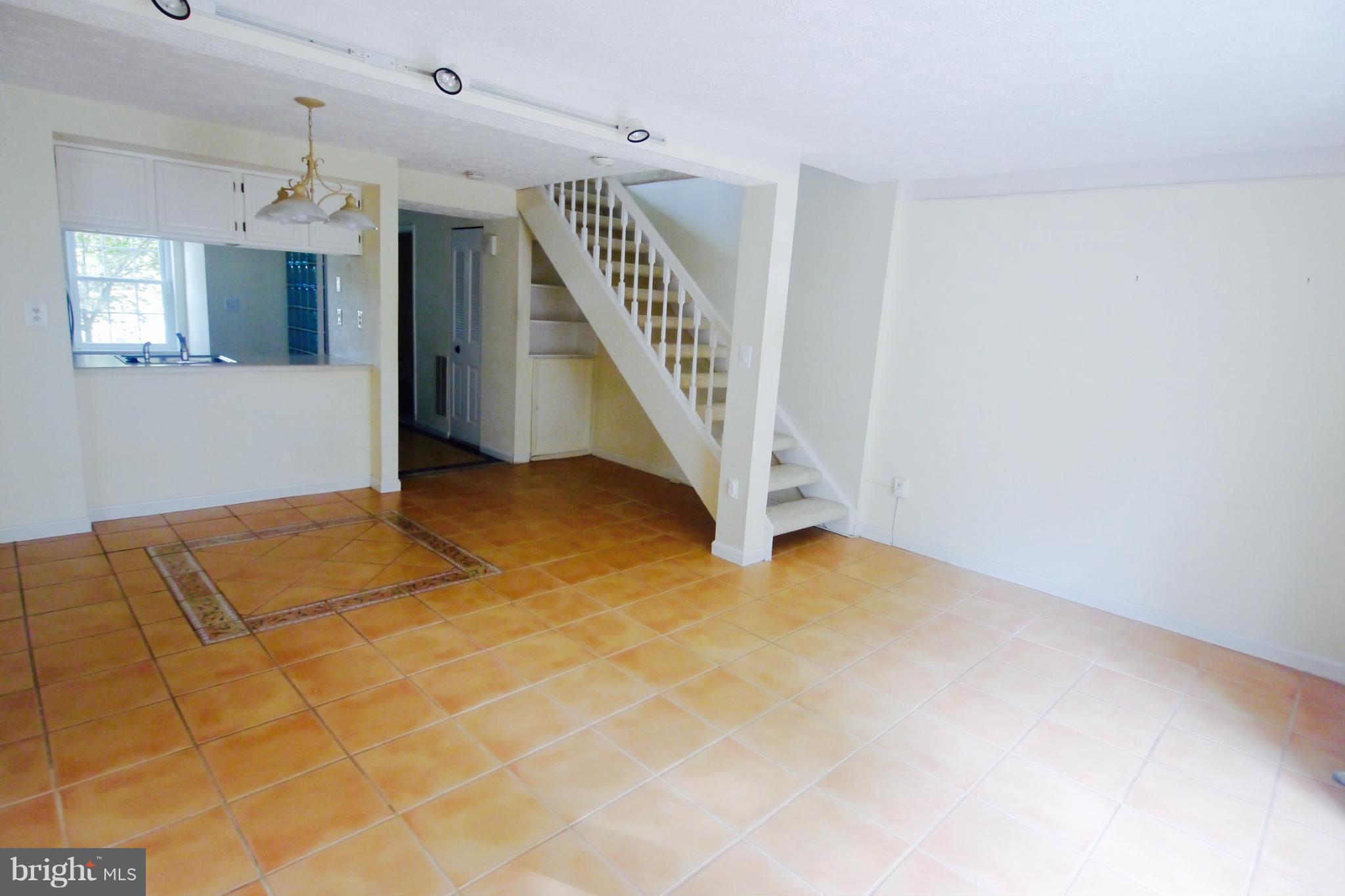 GUNNERS LAKE VILLAGE - Residential Lease