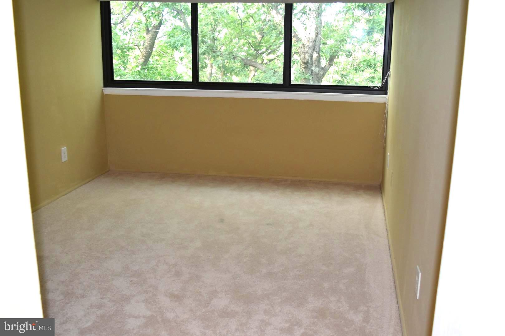 EOS TWENTY-ONE - Residential Lease