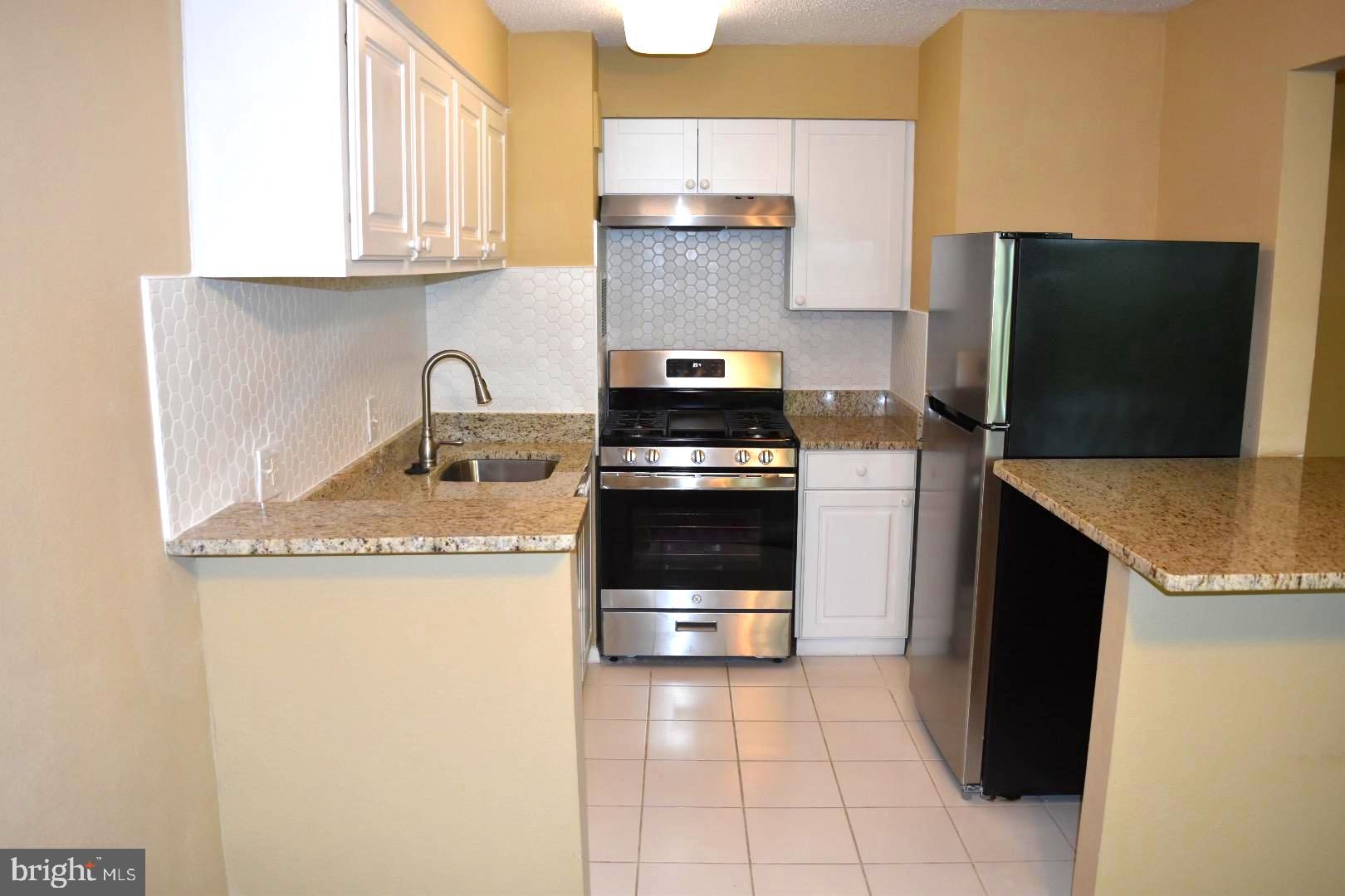 EOS TWENTY-ONE - Residential Lease