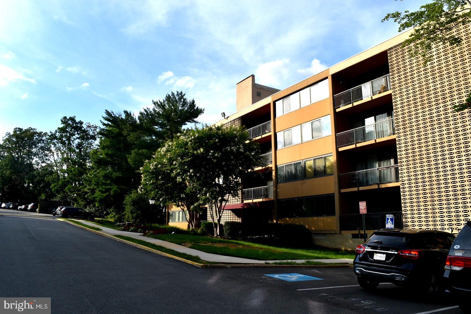 EOS TWENTY-ONE - Residential Lease