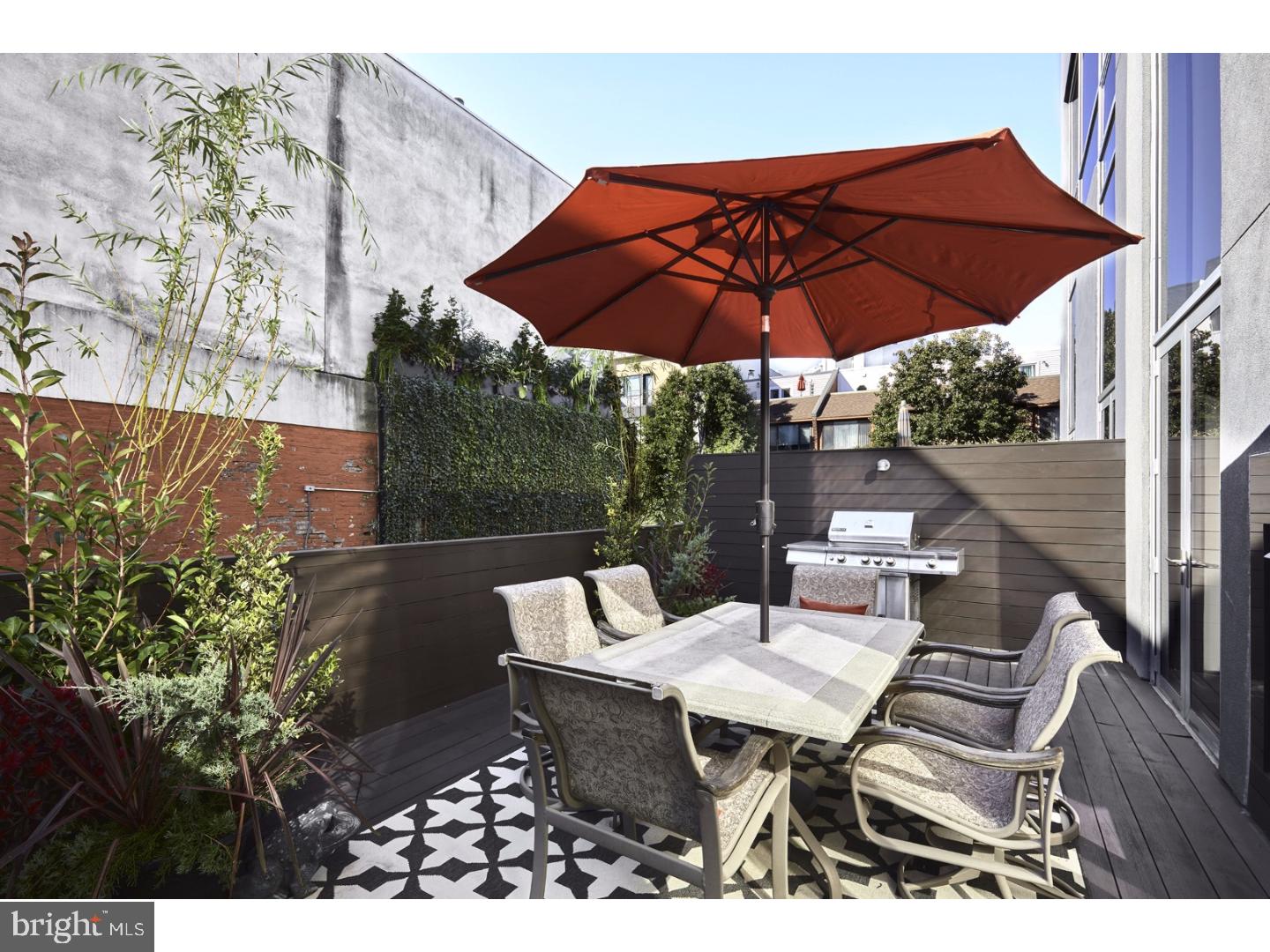 LOGAN SQUARE - Residential