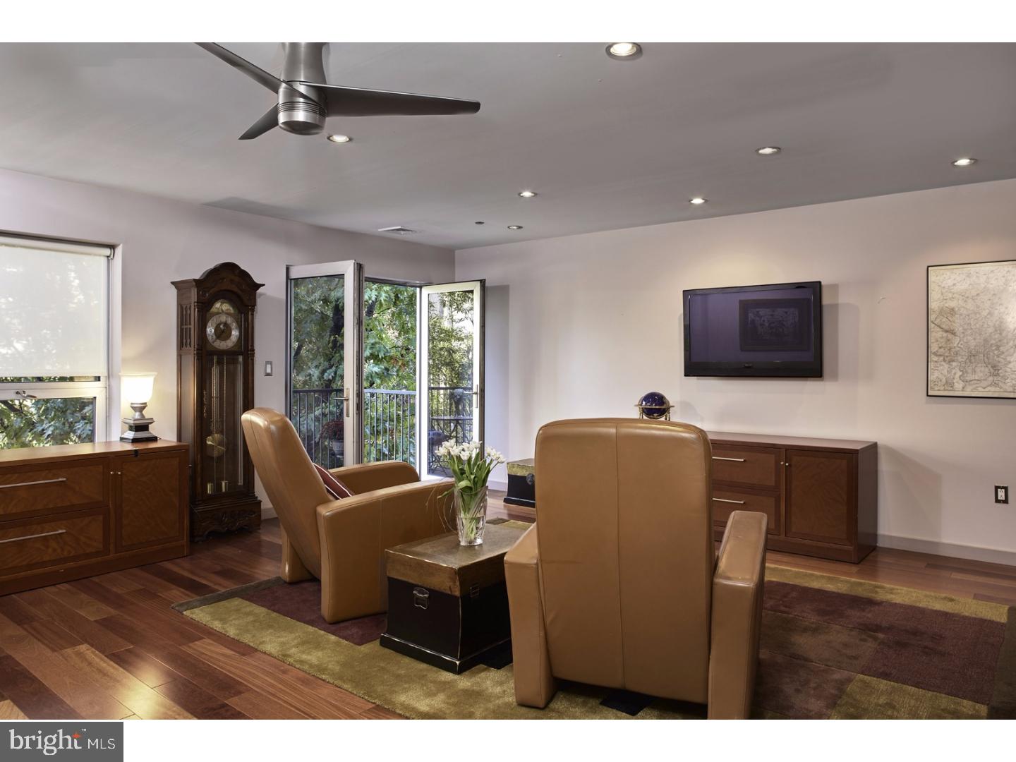 LOGAN SQUARE - Residential