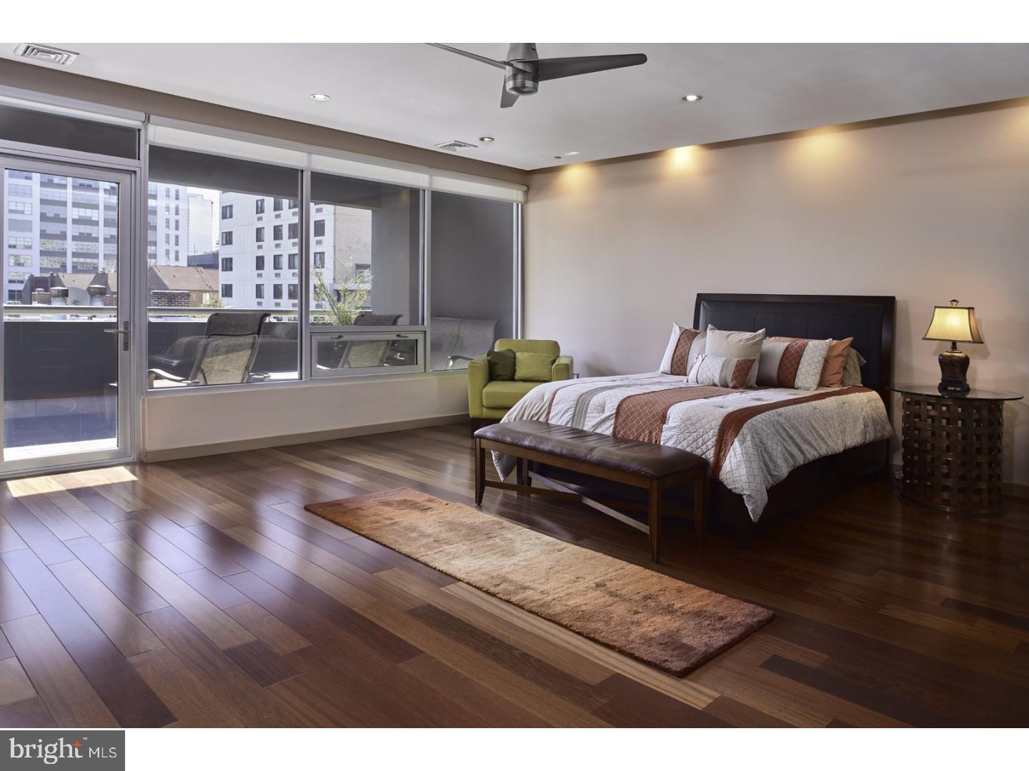 LOGAN SQUARE - Residential