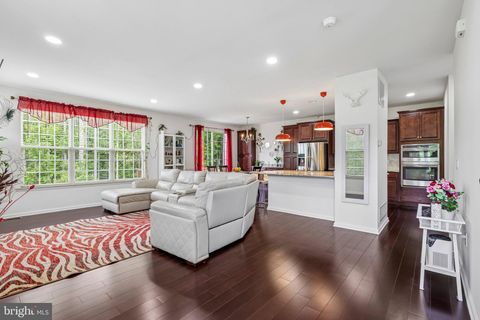 Townhouse For Sale - 406 Ellsworth Way<br/> MONMOUTH JUNCTION, NJ 08852